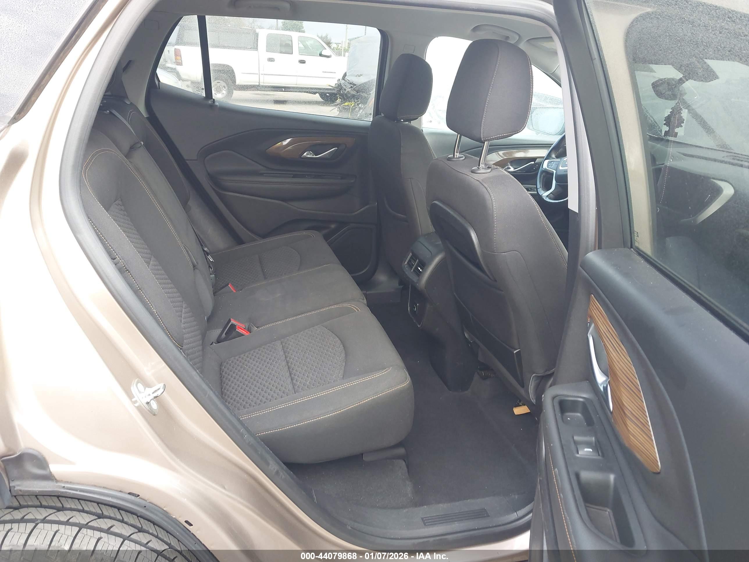 GMC TERRAIN image 8