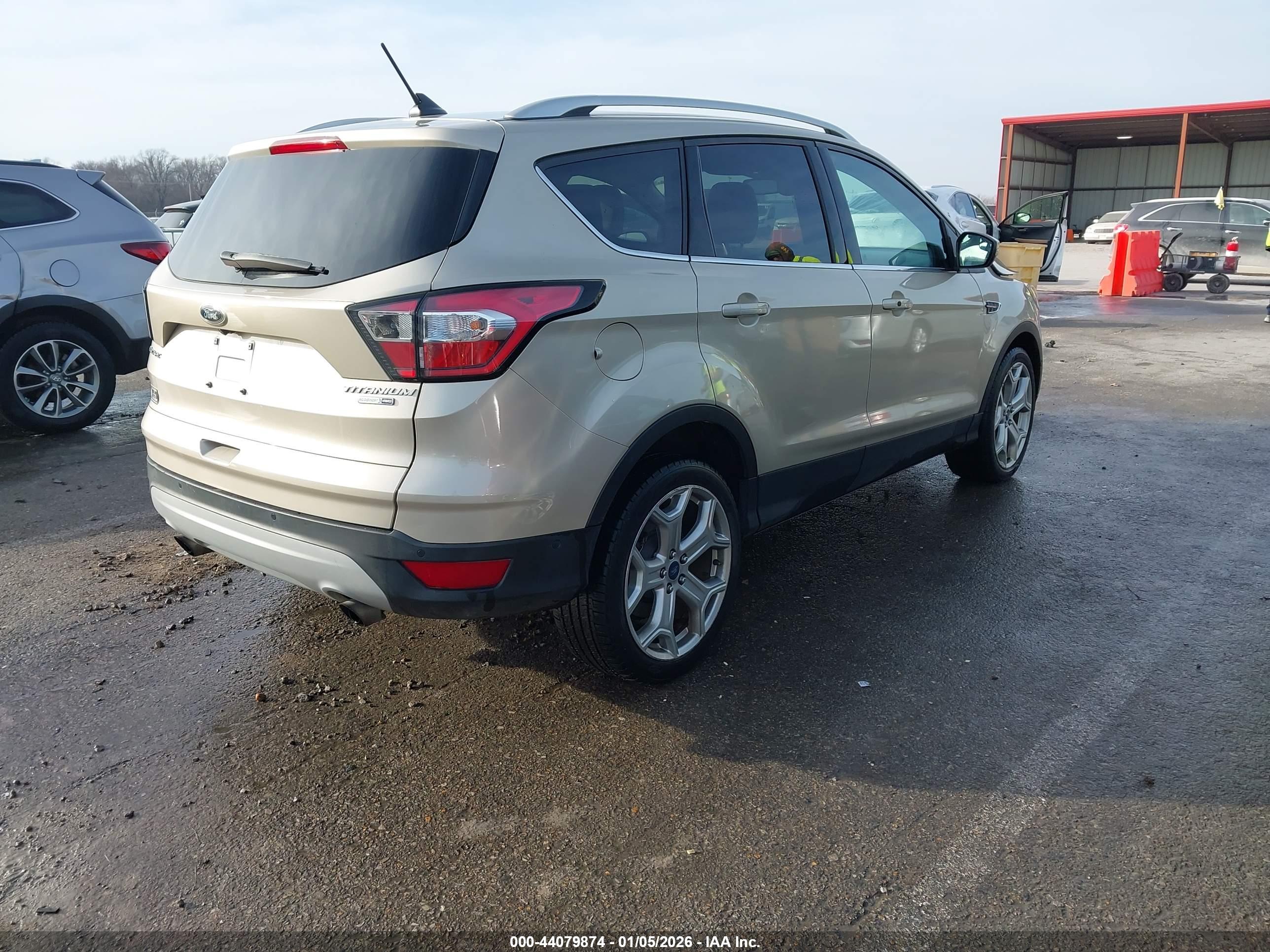 FORD ESCAPE image 4