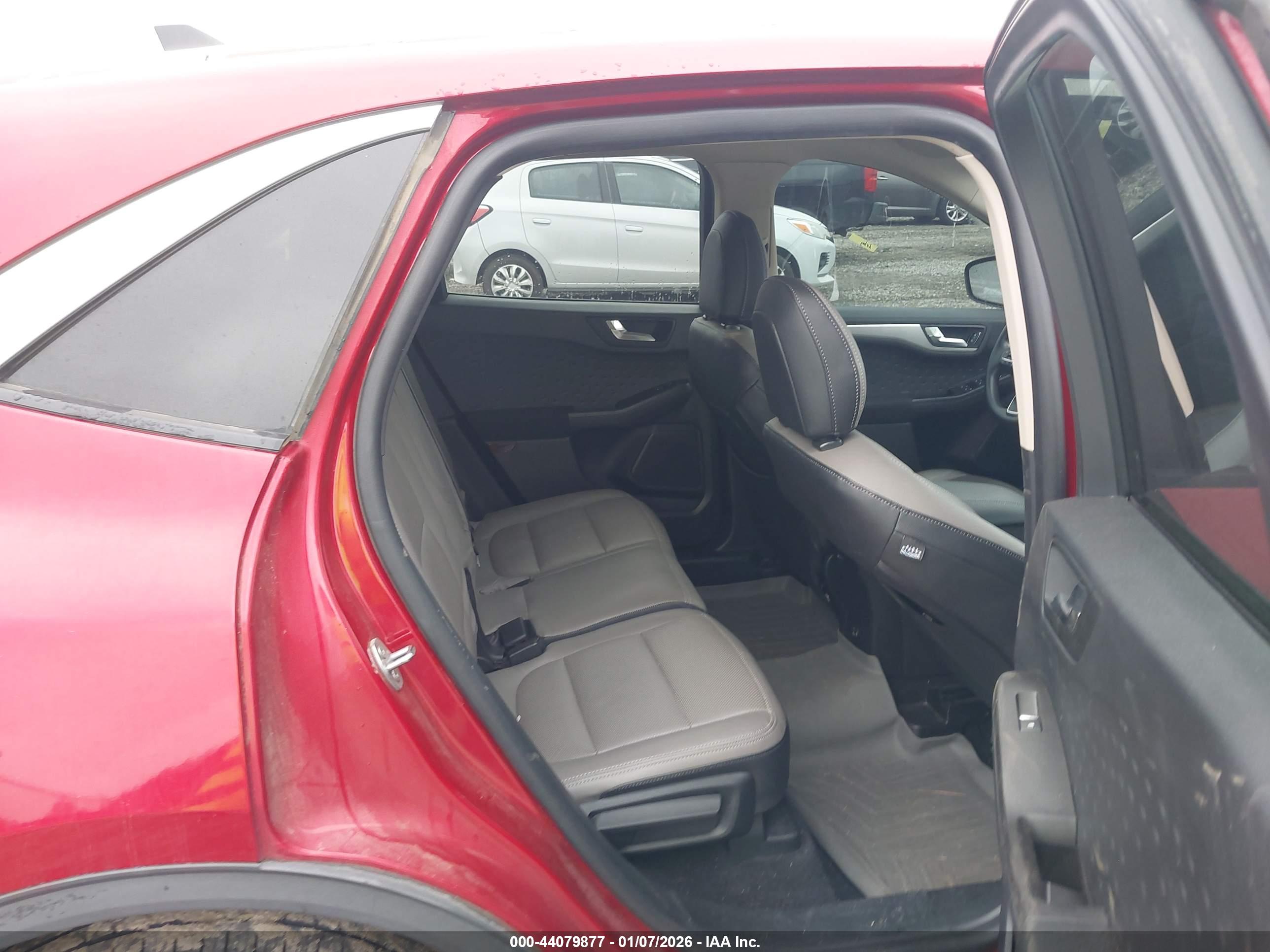 FORD ESCAPE image 8