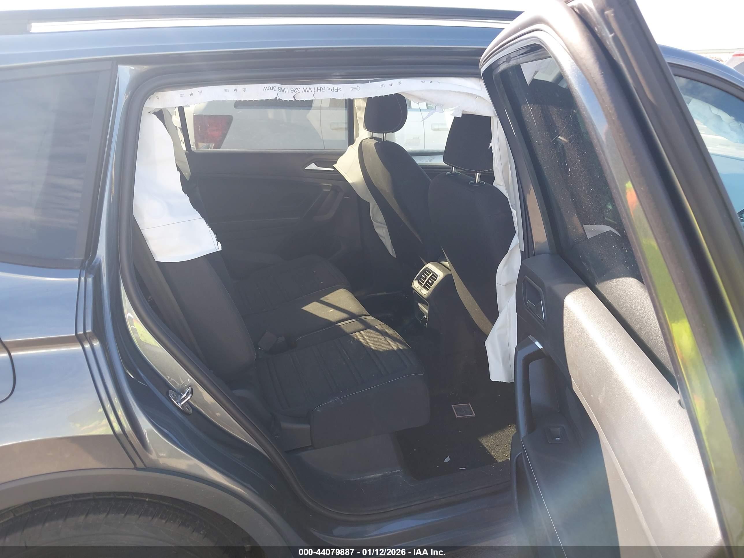 VOLKSWAGEN TIGUAN image 8