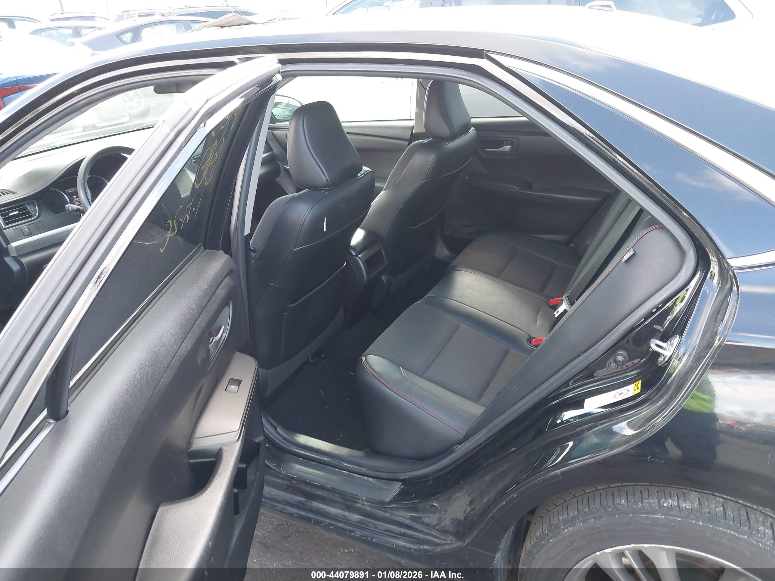 TOYOTA CAMRY image 8