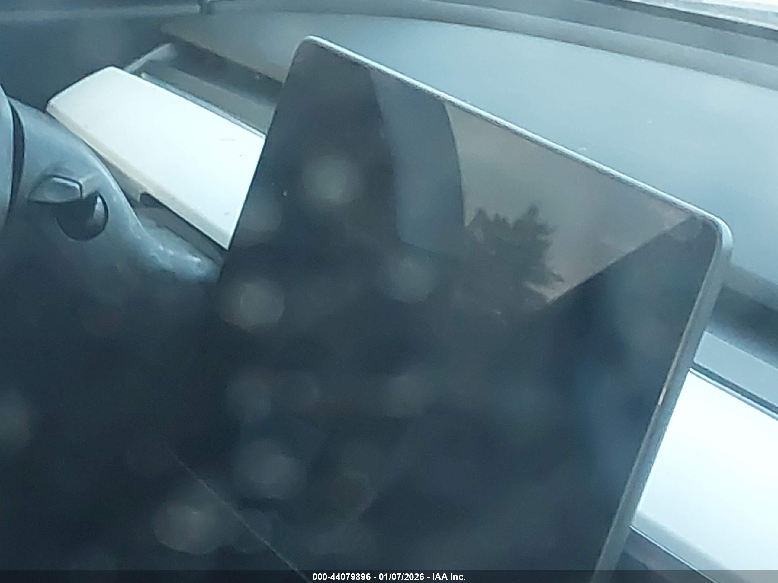 TESLA MODEL image 7
