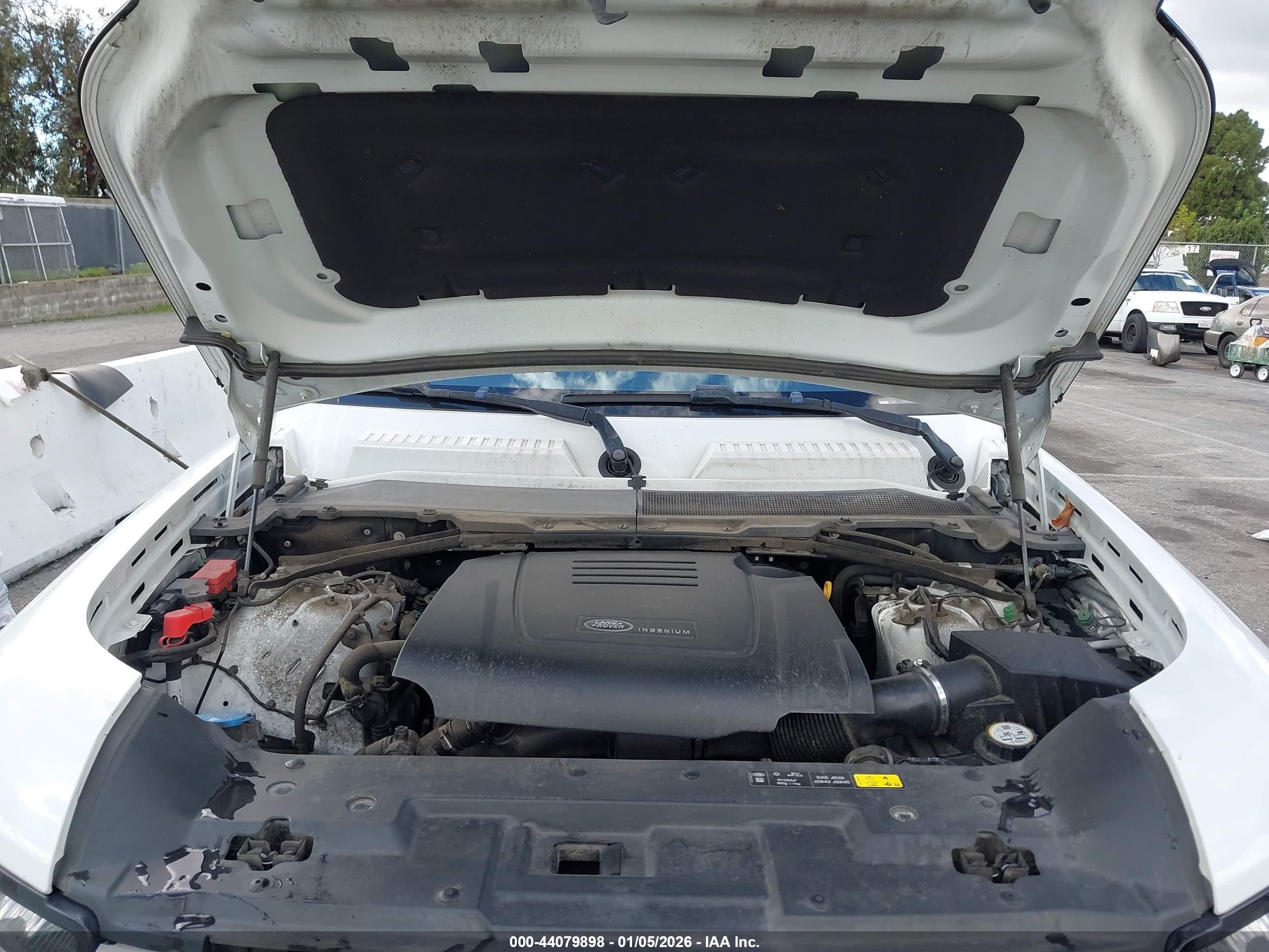 LAND ROVER image 10