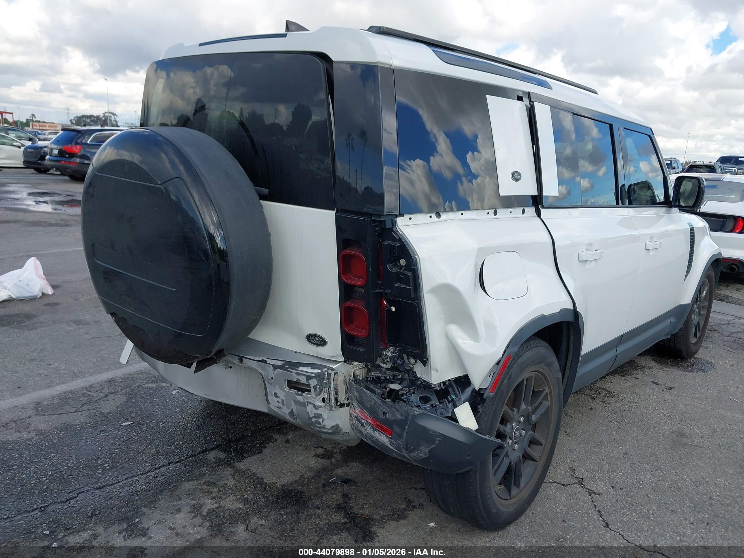 LAND ROVER image 6