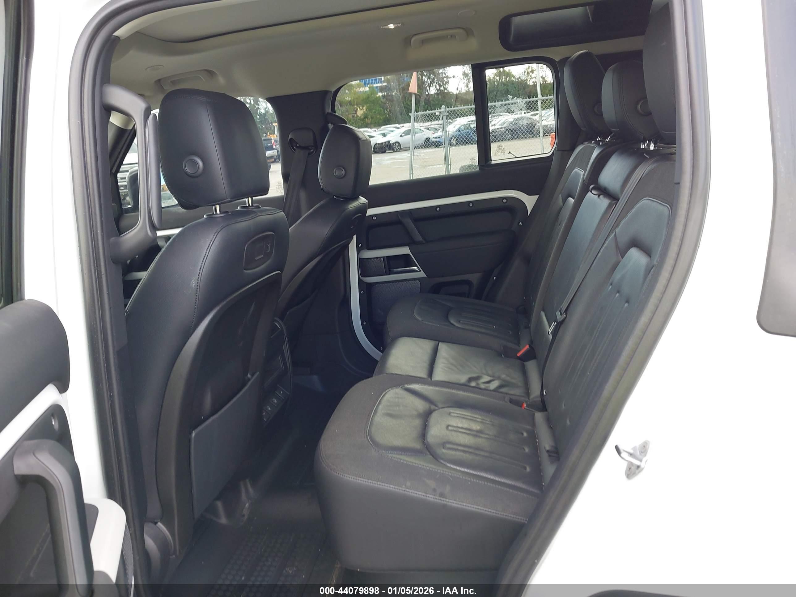 LAND ROVER image 8