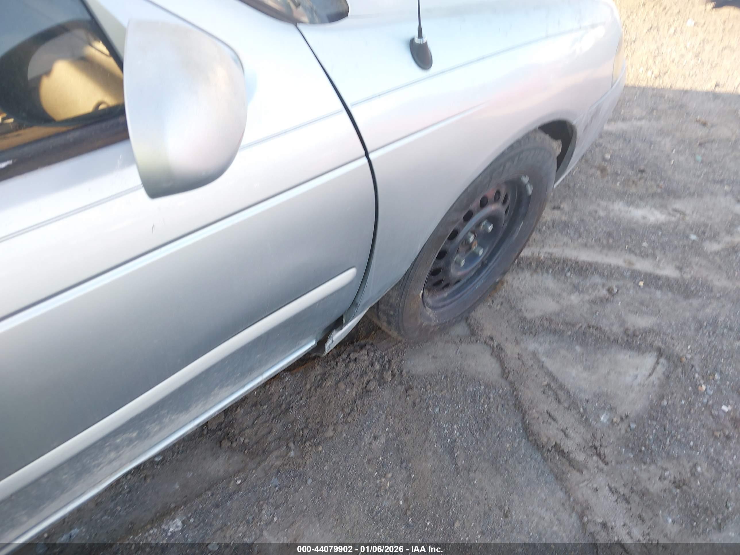 NISSAN SENTRA image 6