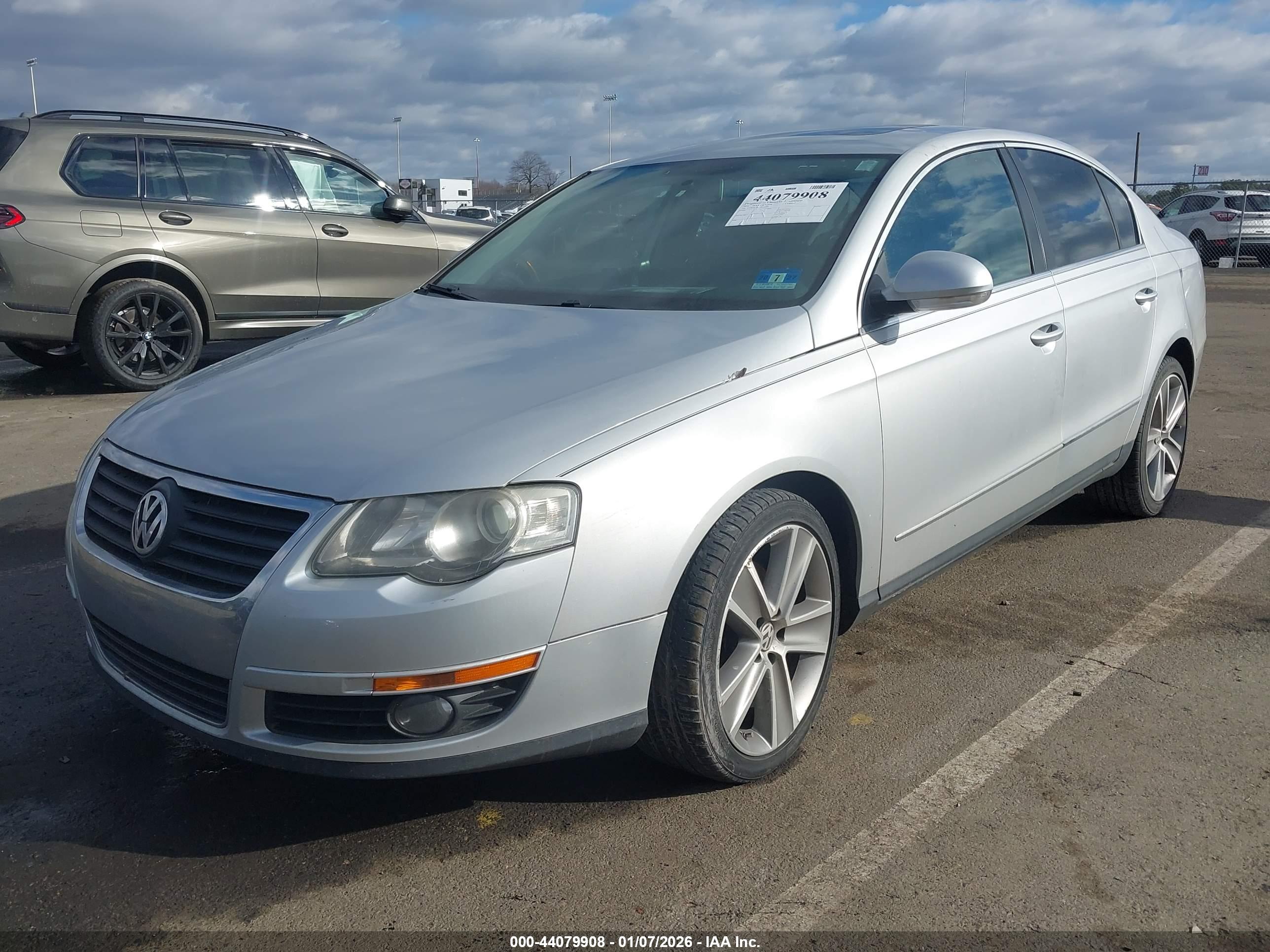 VOLKSWAGEN PASSAT image 2