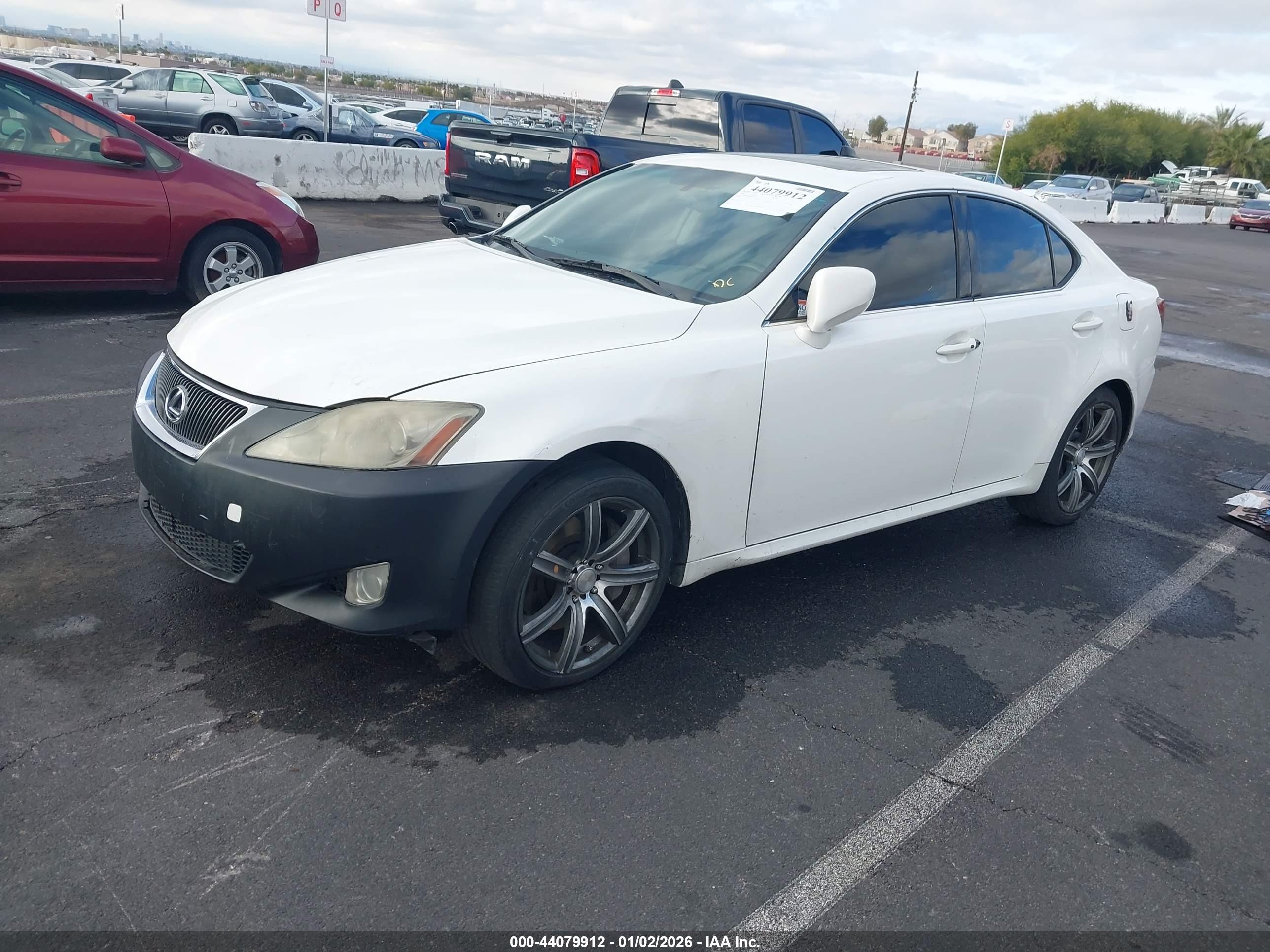 LEXUS IS image 2