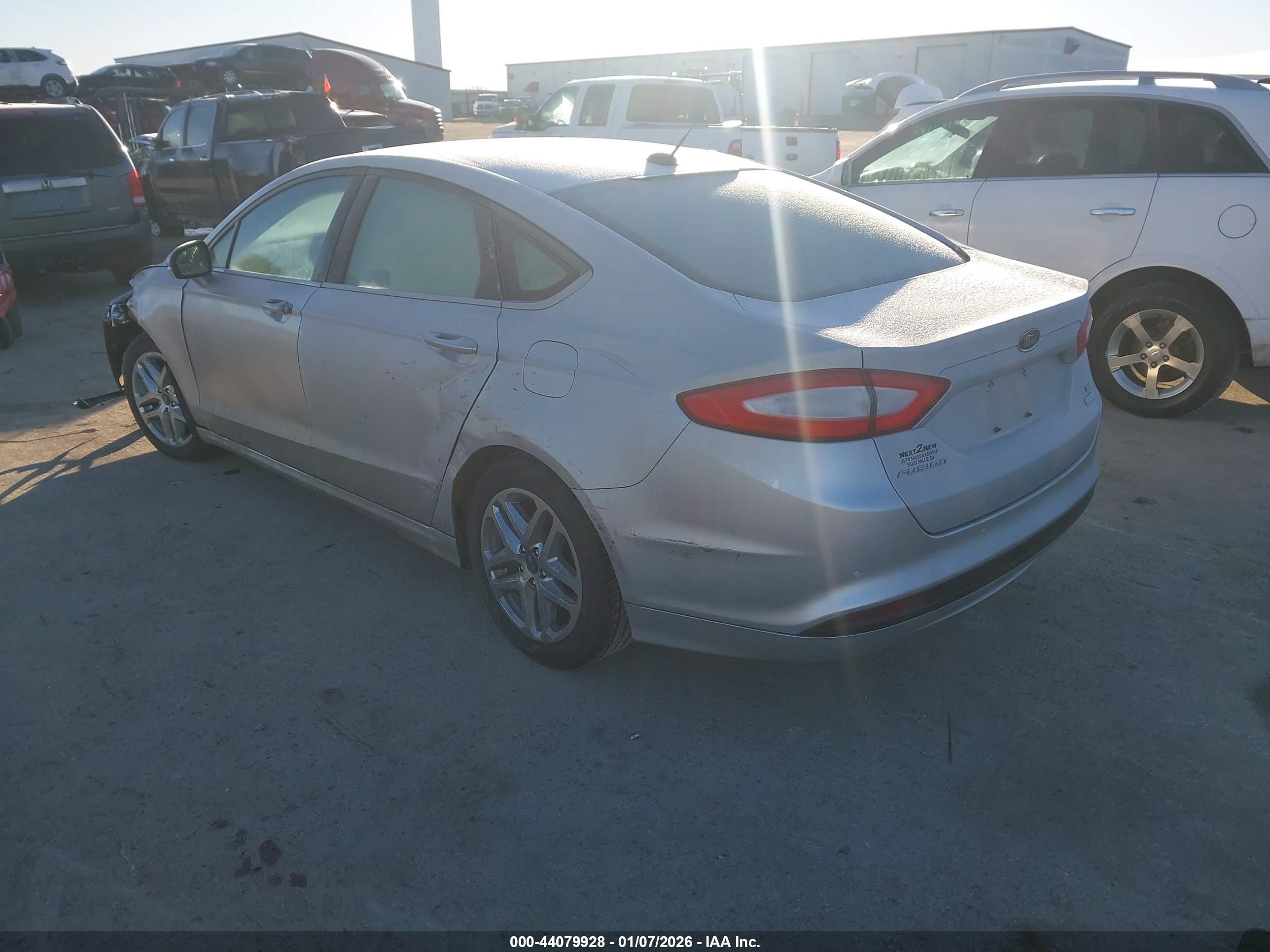 FORD FUSION image 3