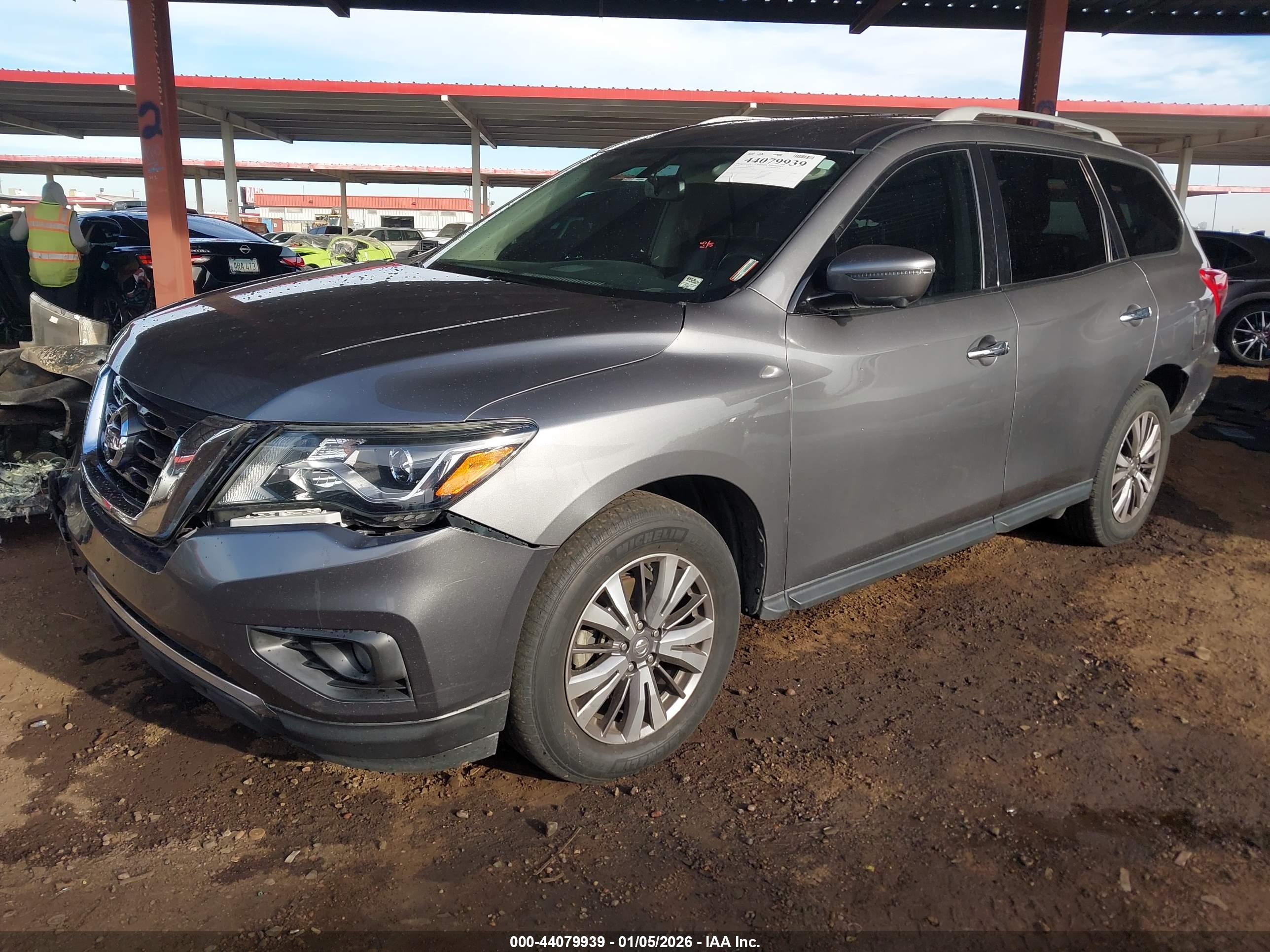 NISSAN PATHFINDER image 2