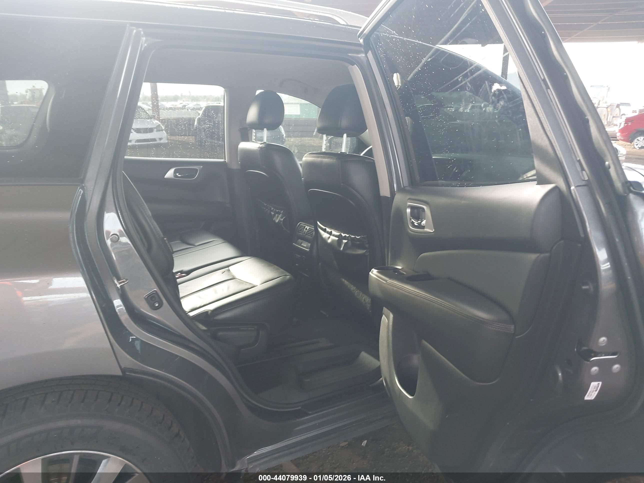 NISSAN PATHFINDER image 8