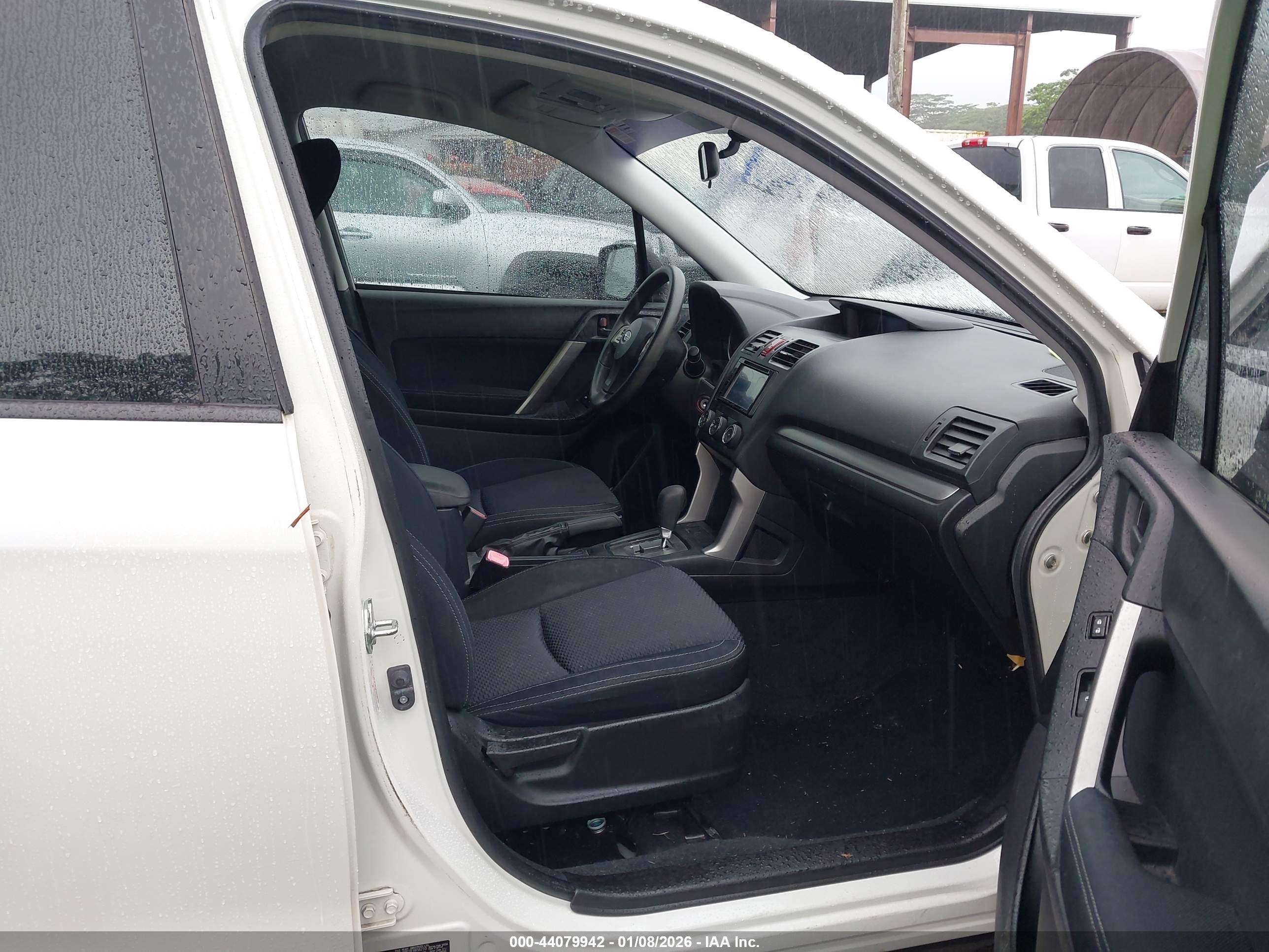 SUBARU FORESTER image 5