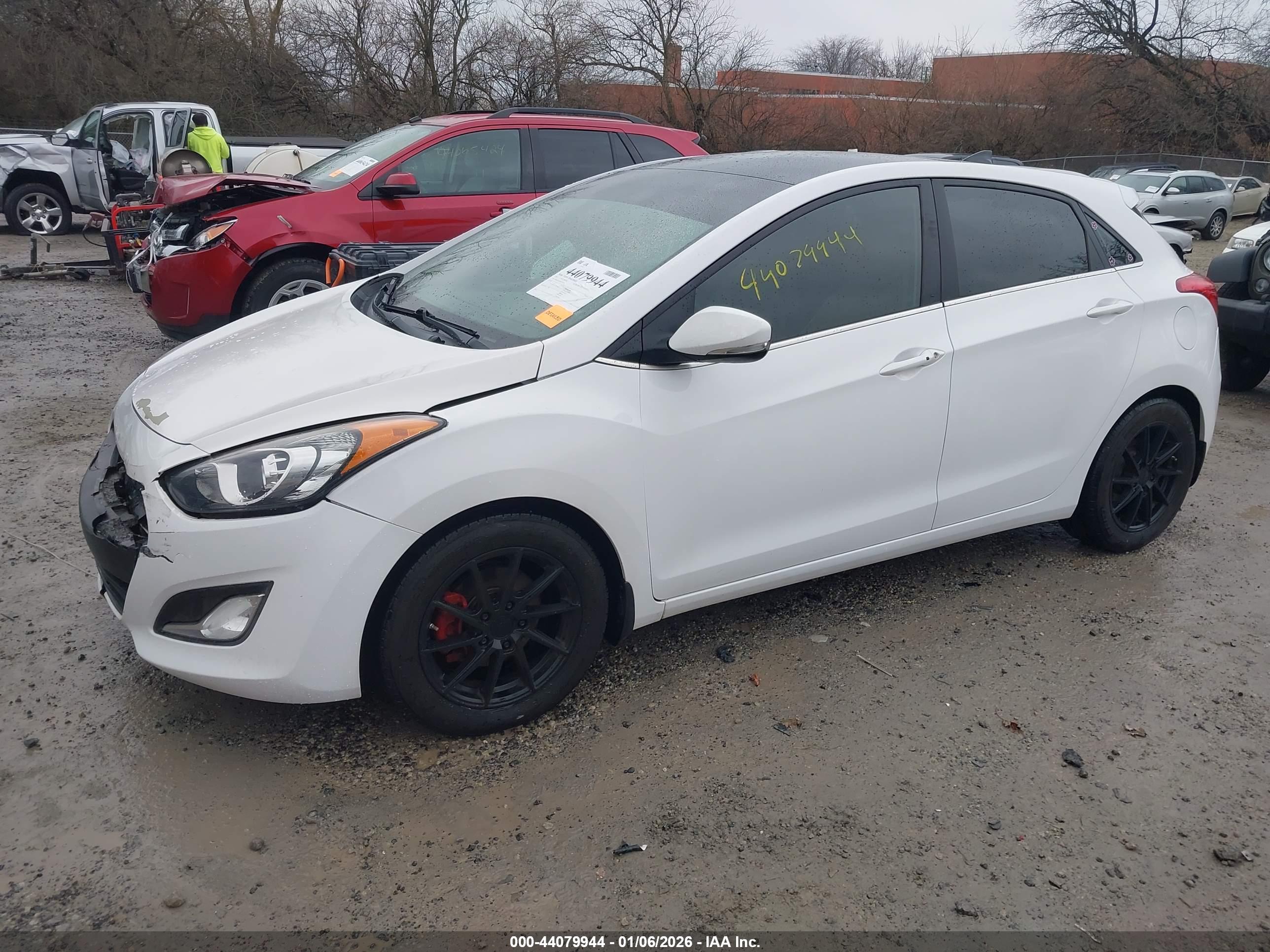 HYUNDAI ELANTRA image 2