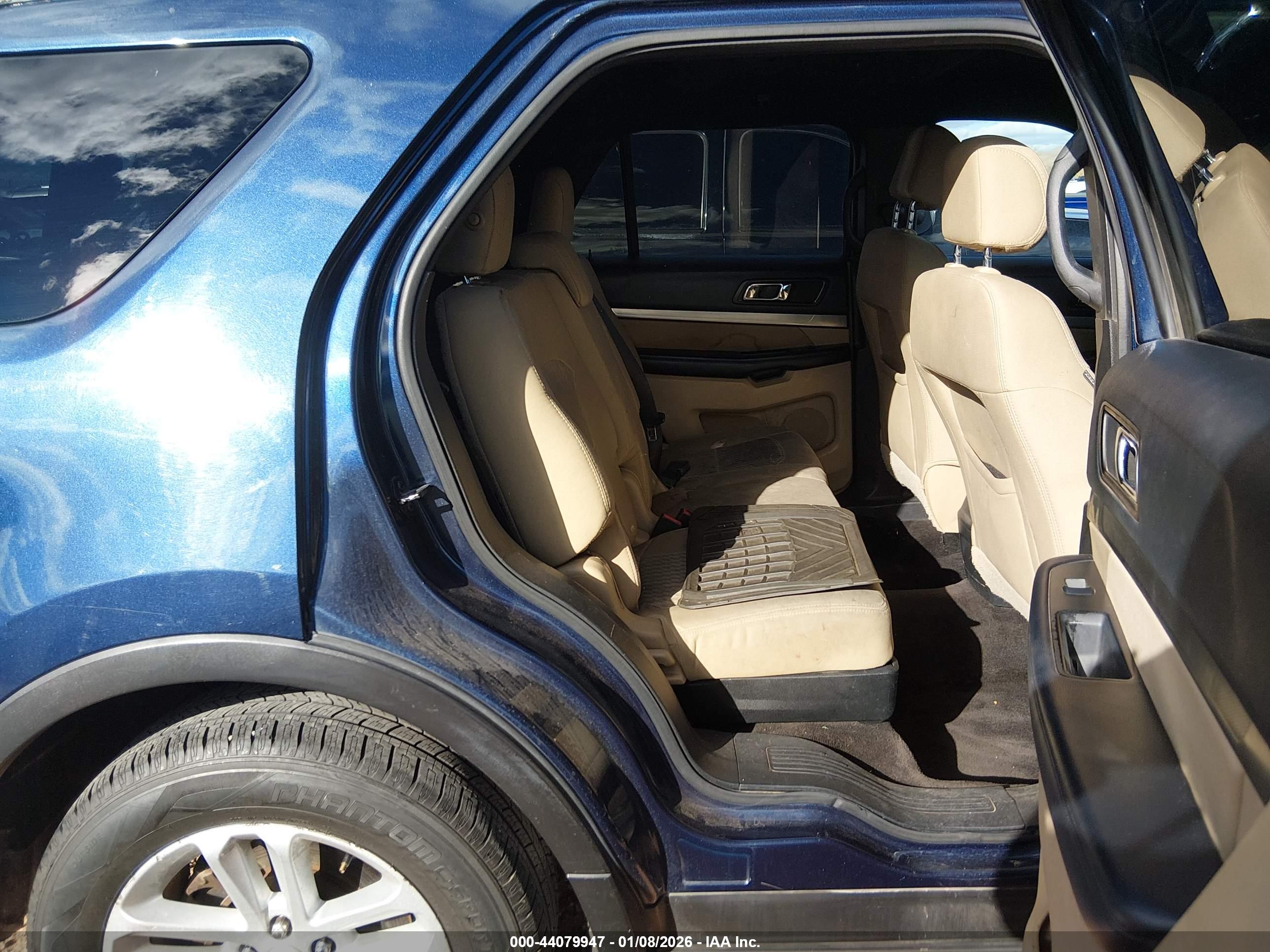 FORD EXPLORER image 8