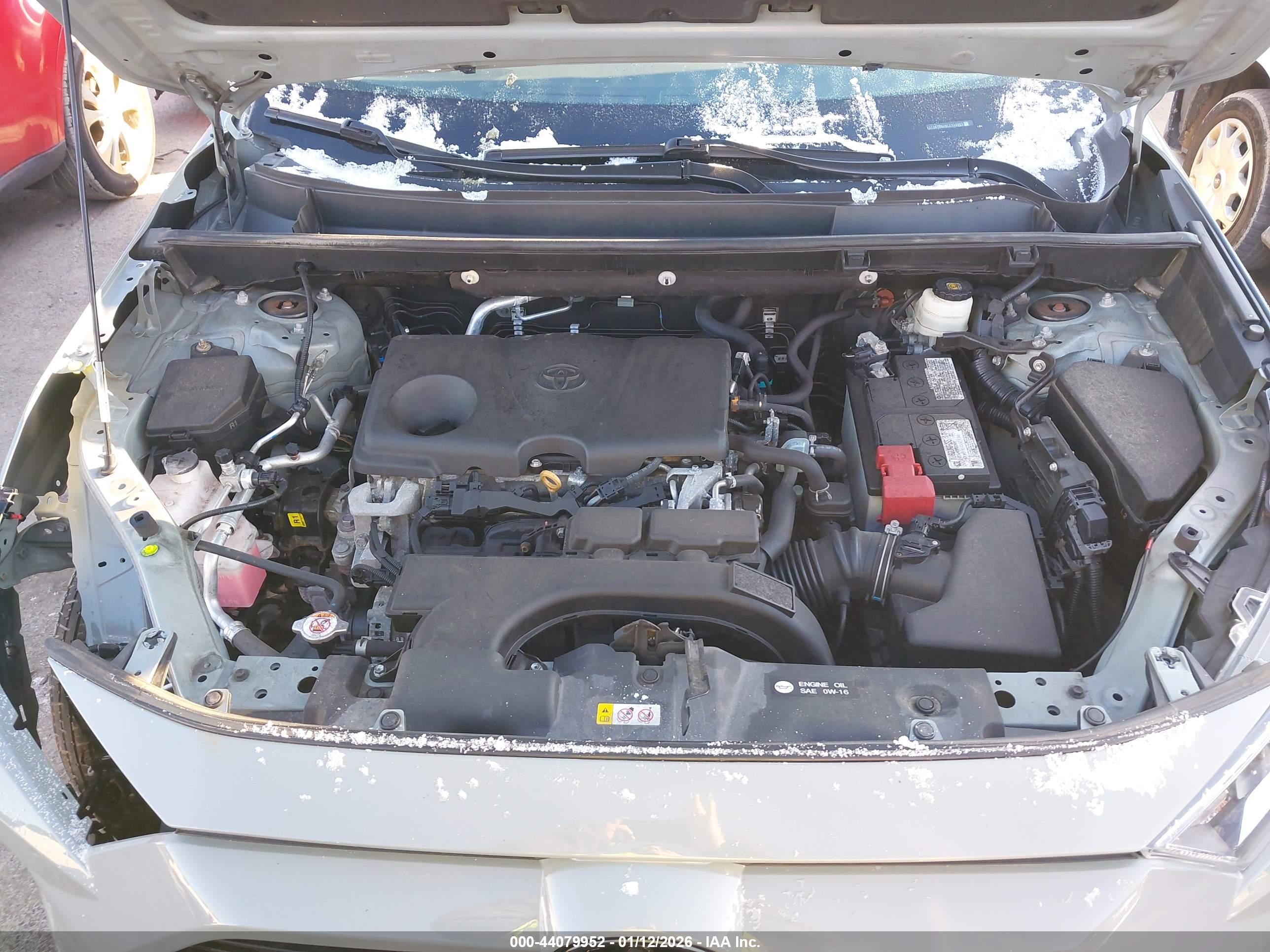 TOYOTA RAV4 image 10
