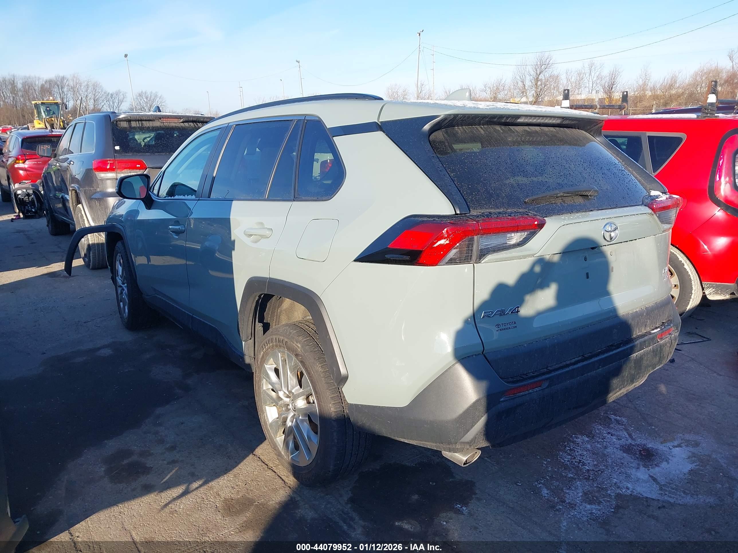 TOYOTA RAV4 image 3