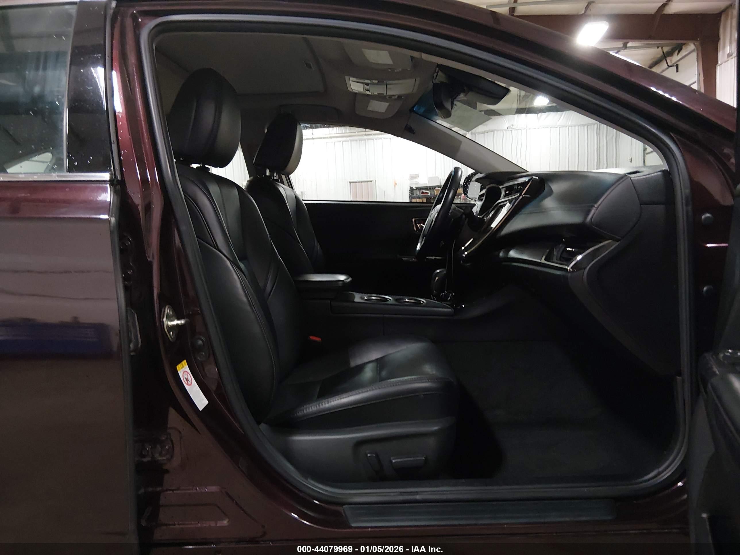 TOYOTA AVALON image 5