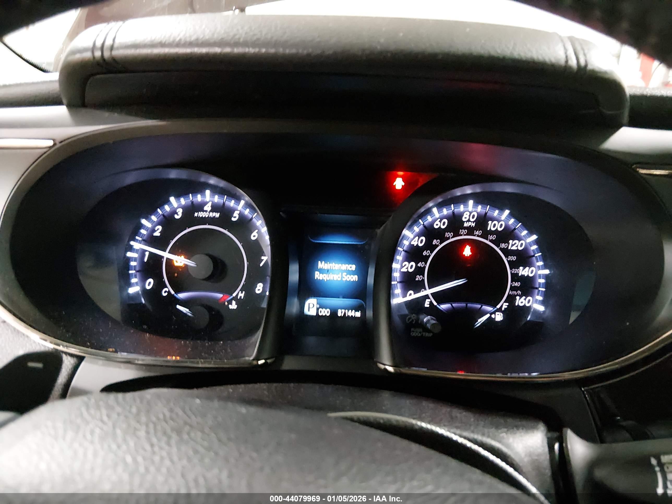 TOYOTA AVALON image 7