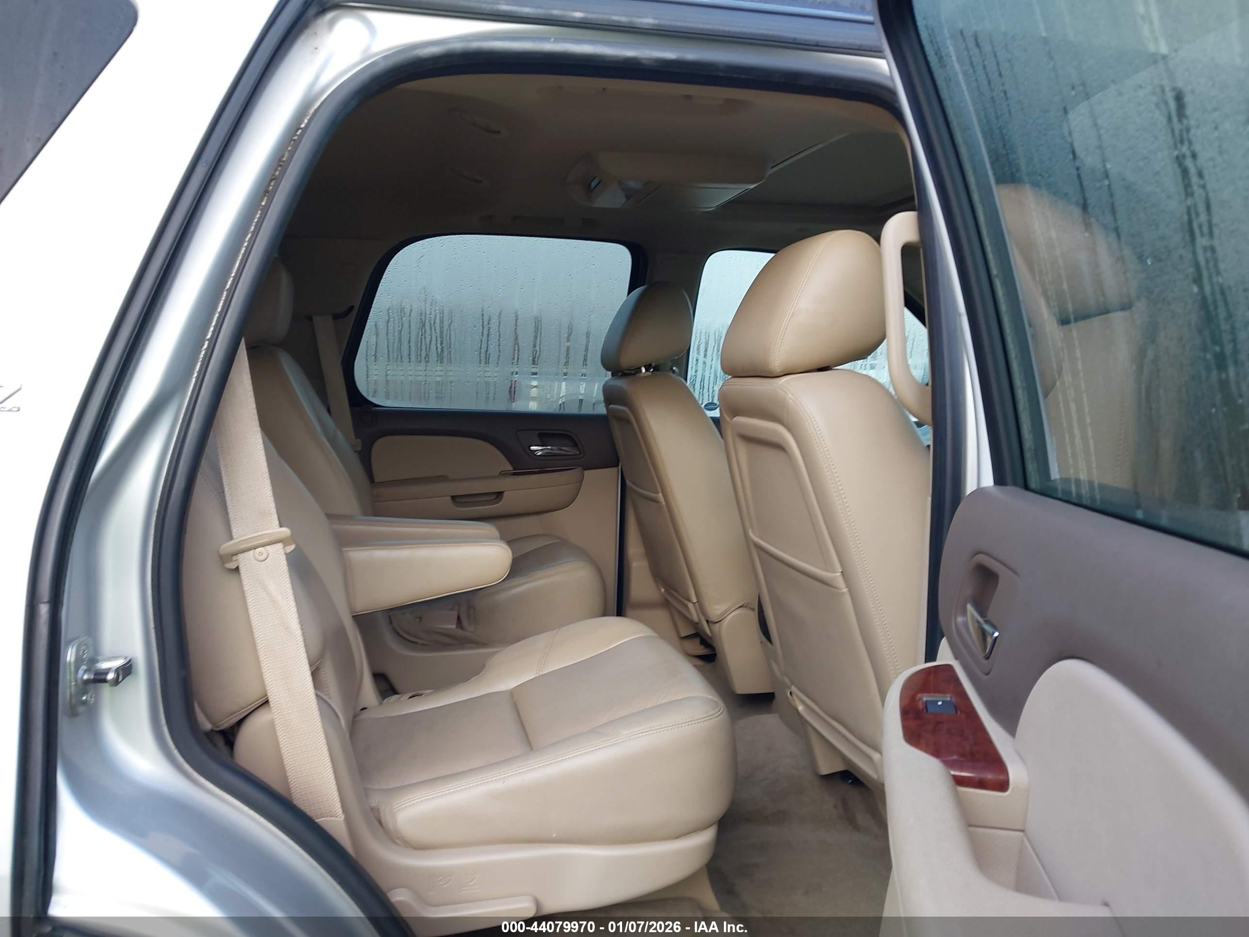 CHEVROLET TAHOE image 8