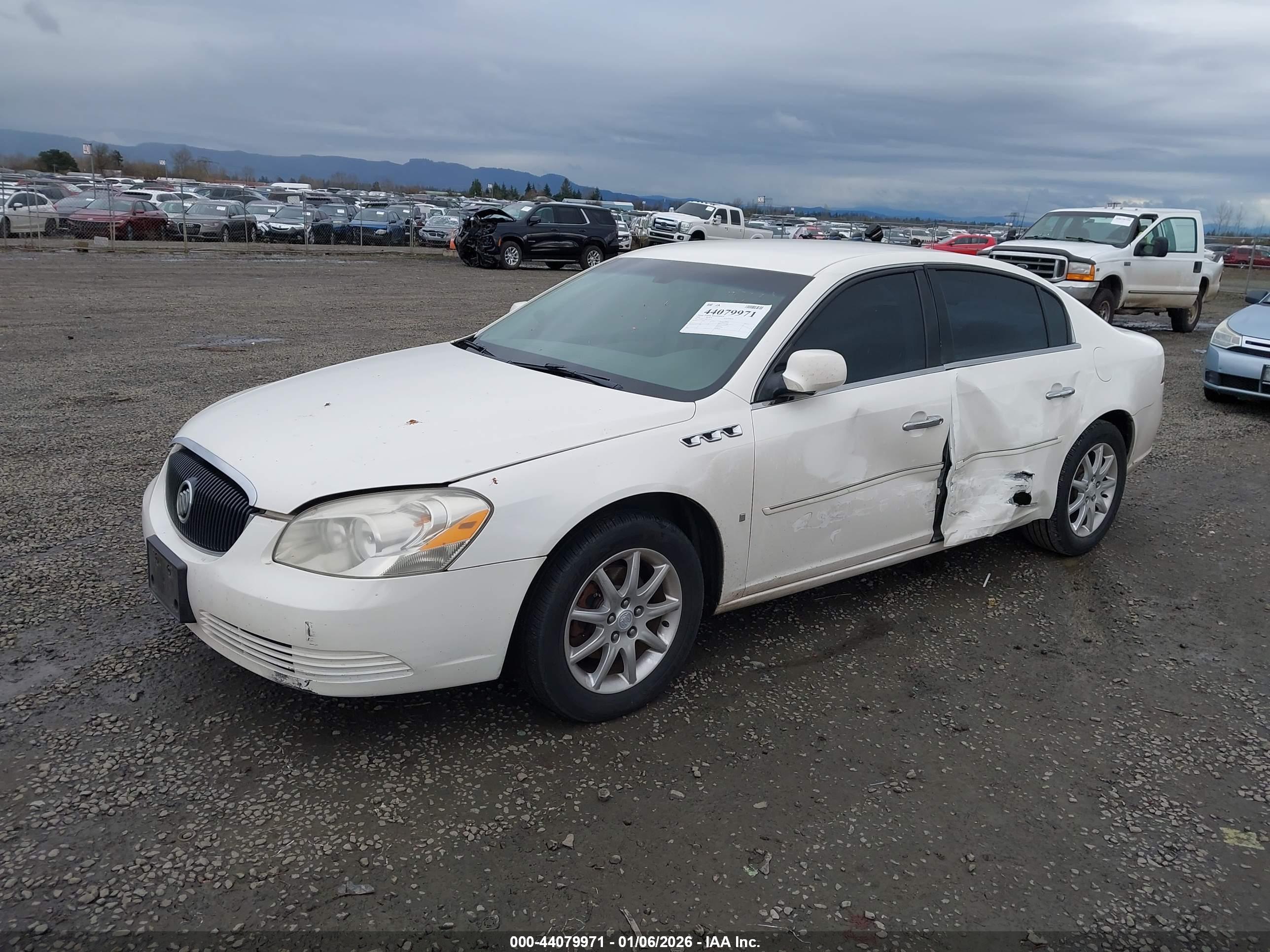 BUICK LUCERNE image 2