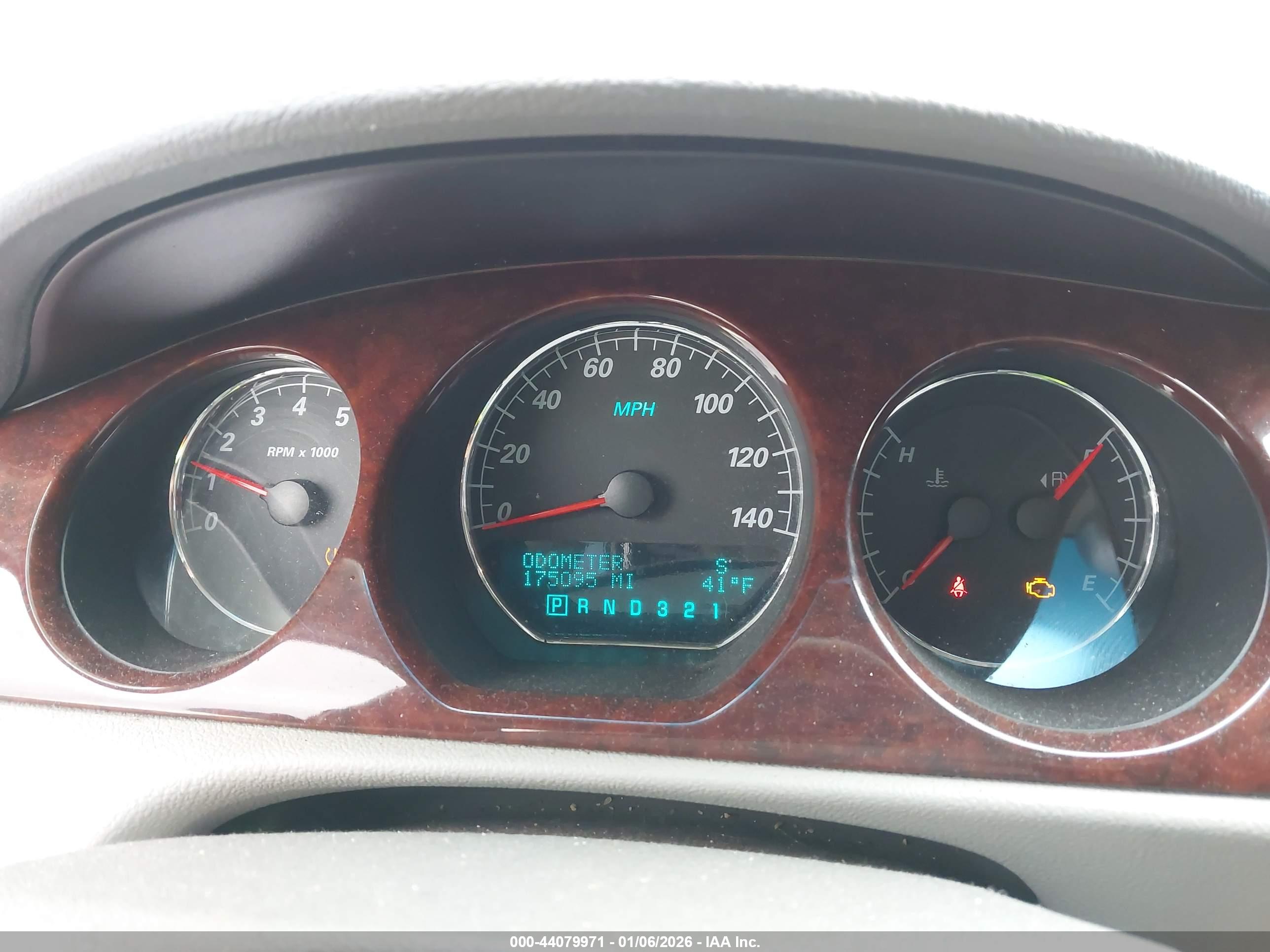 BUICK LUCERNE image 7