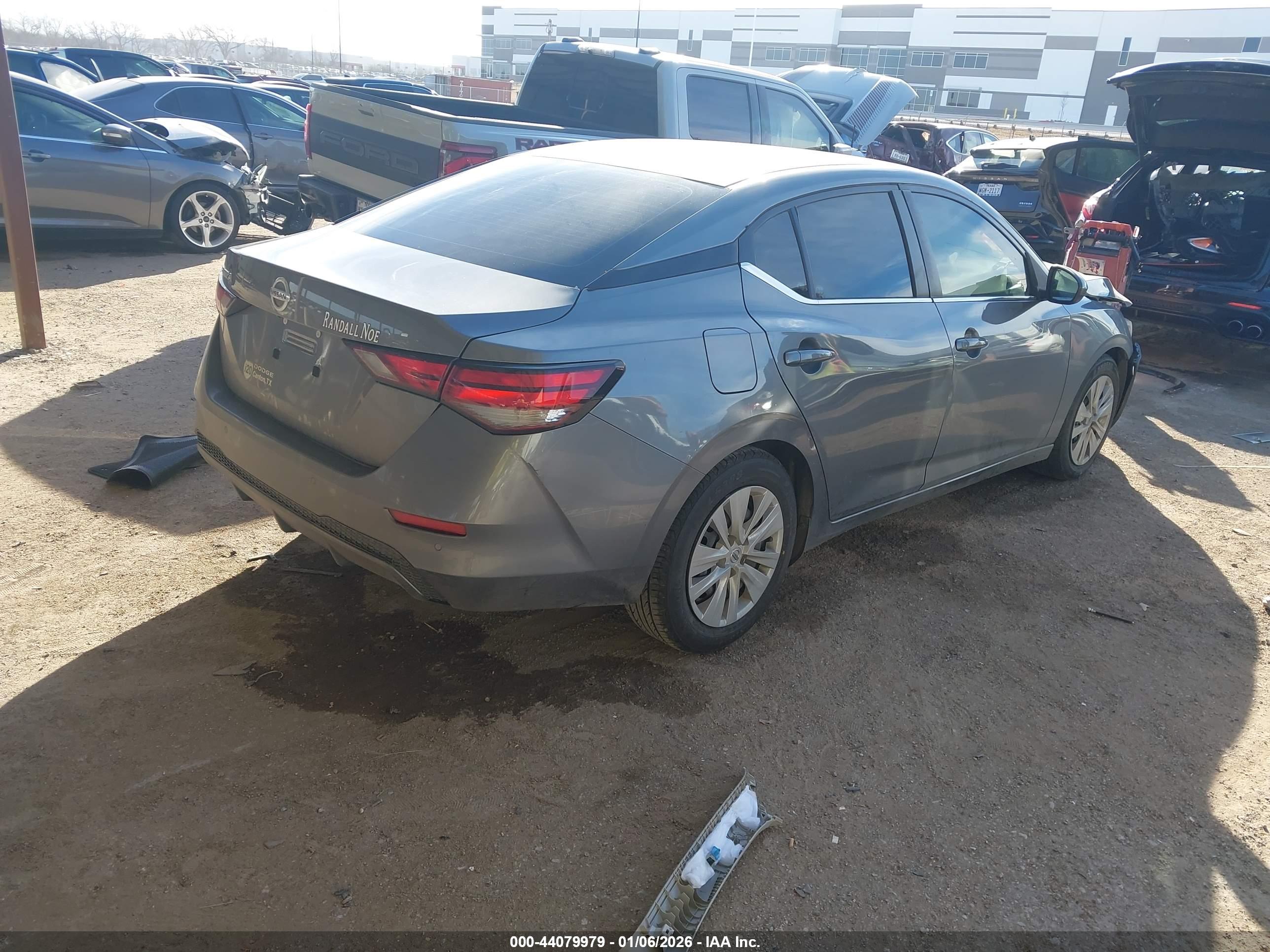 NISSAN SENTRA image 4