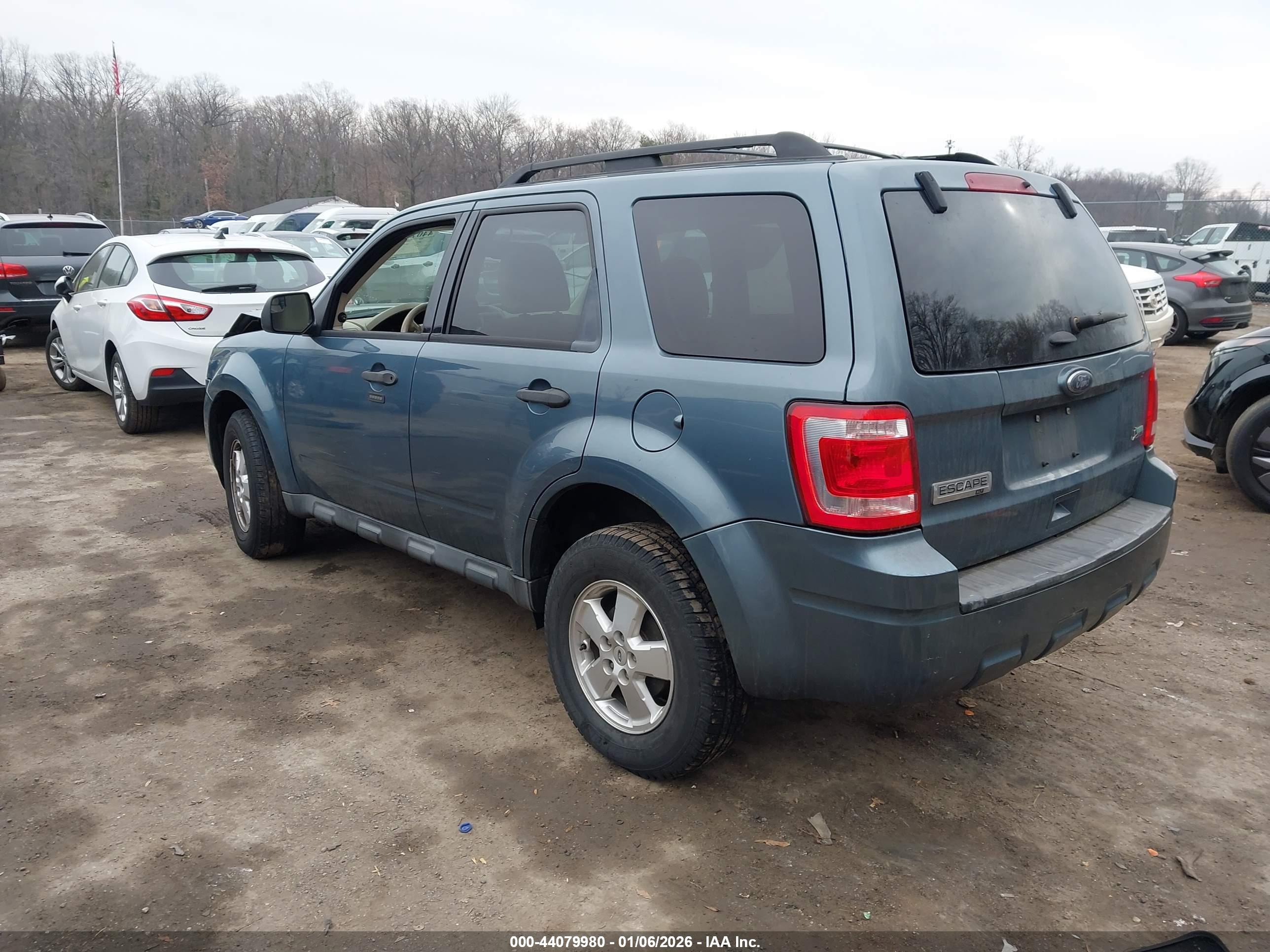 FORD ESCAPE image 3