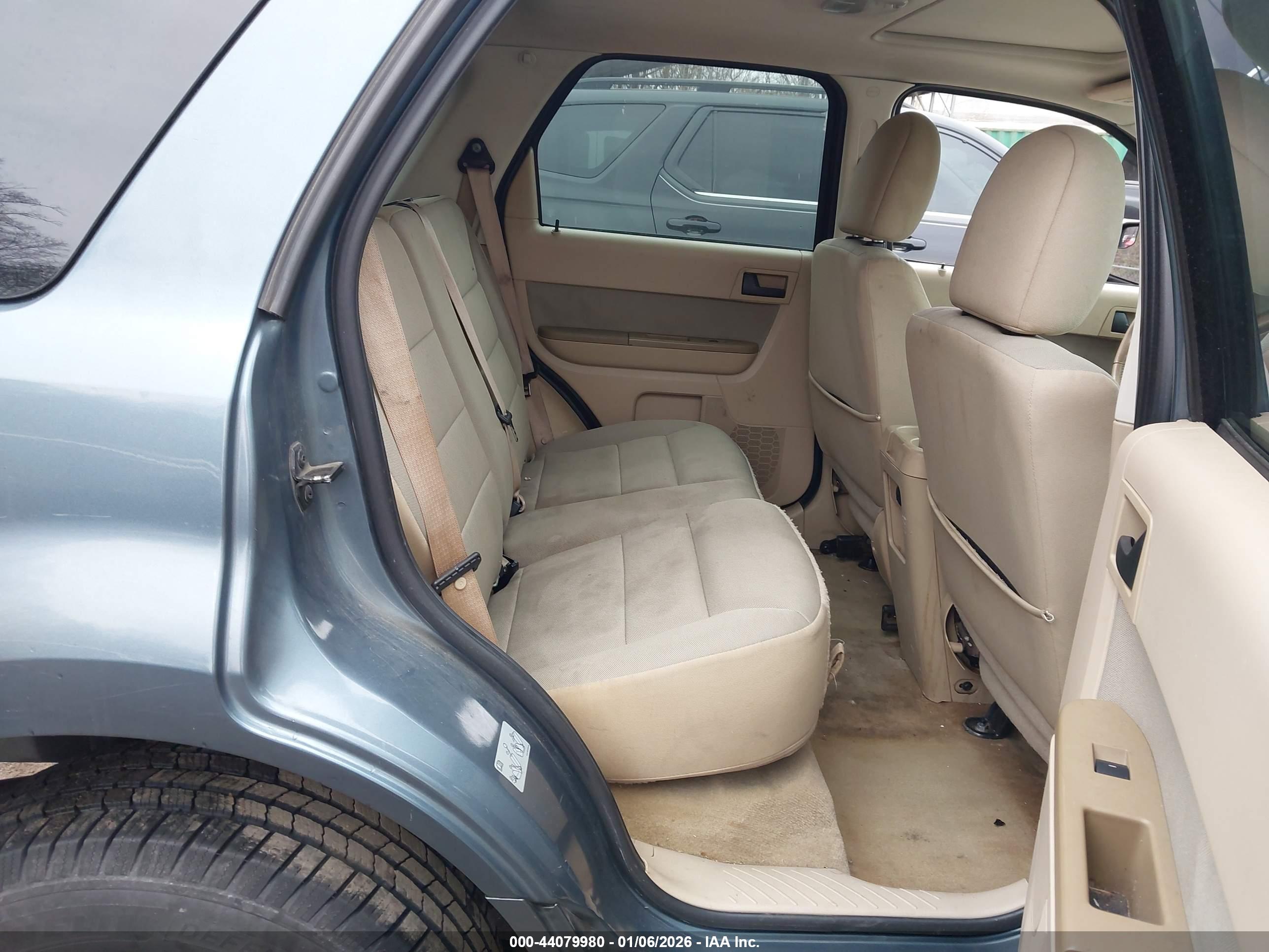 FORD ESCAPE image 8