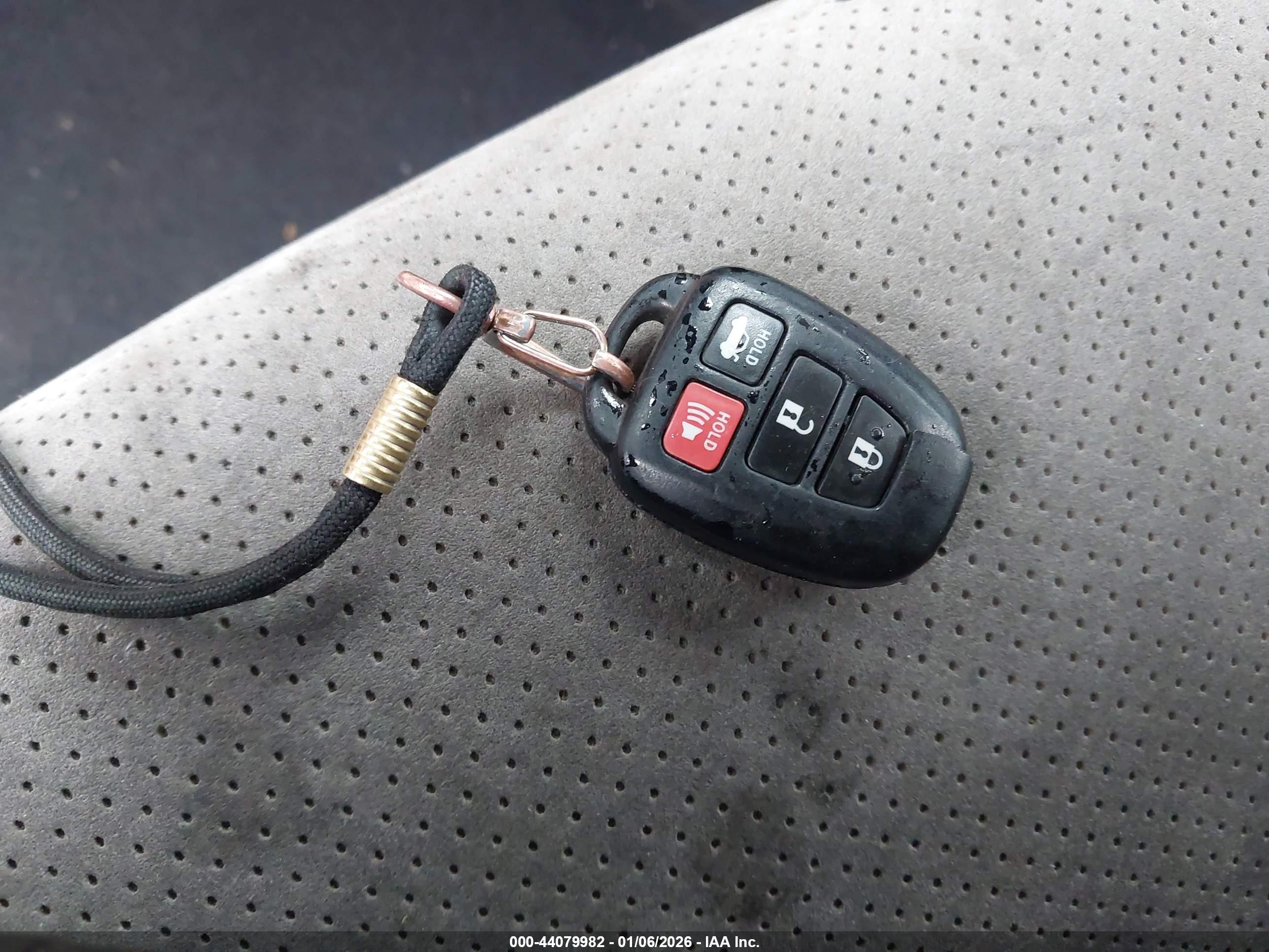 TOYOTA CAMRY image 11