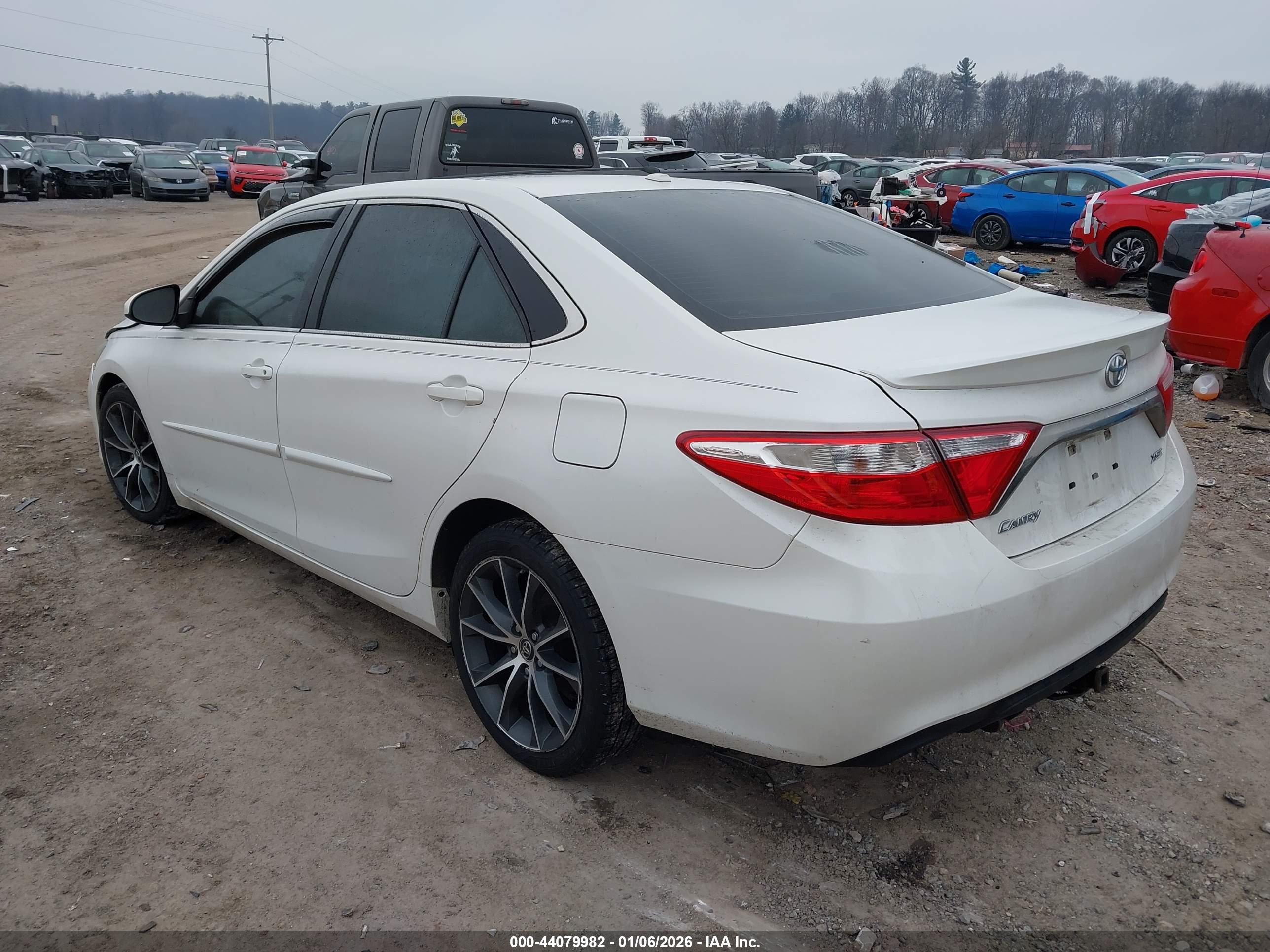 TOYOTA CAMRY image 3