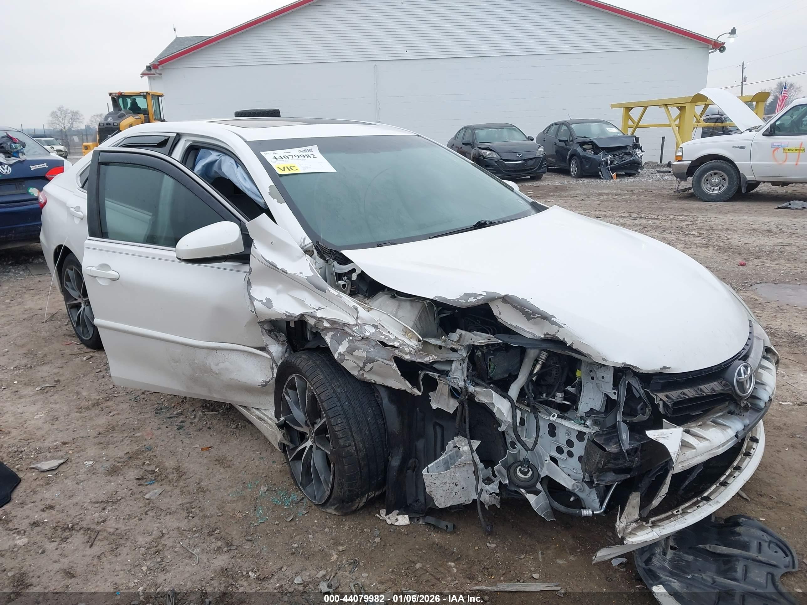TOYOTA CAMRY image 6
