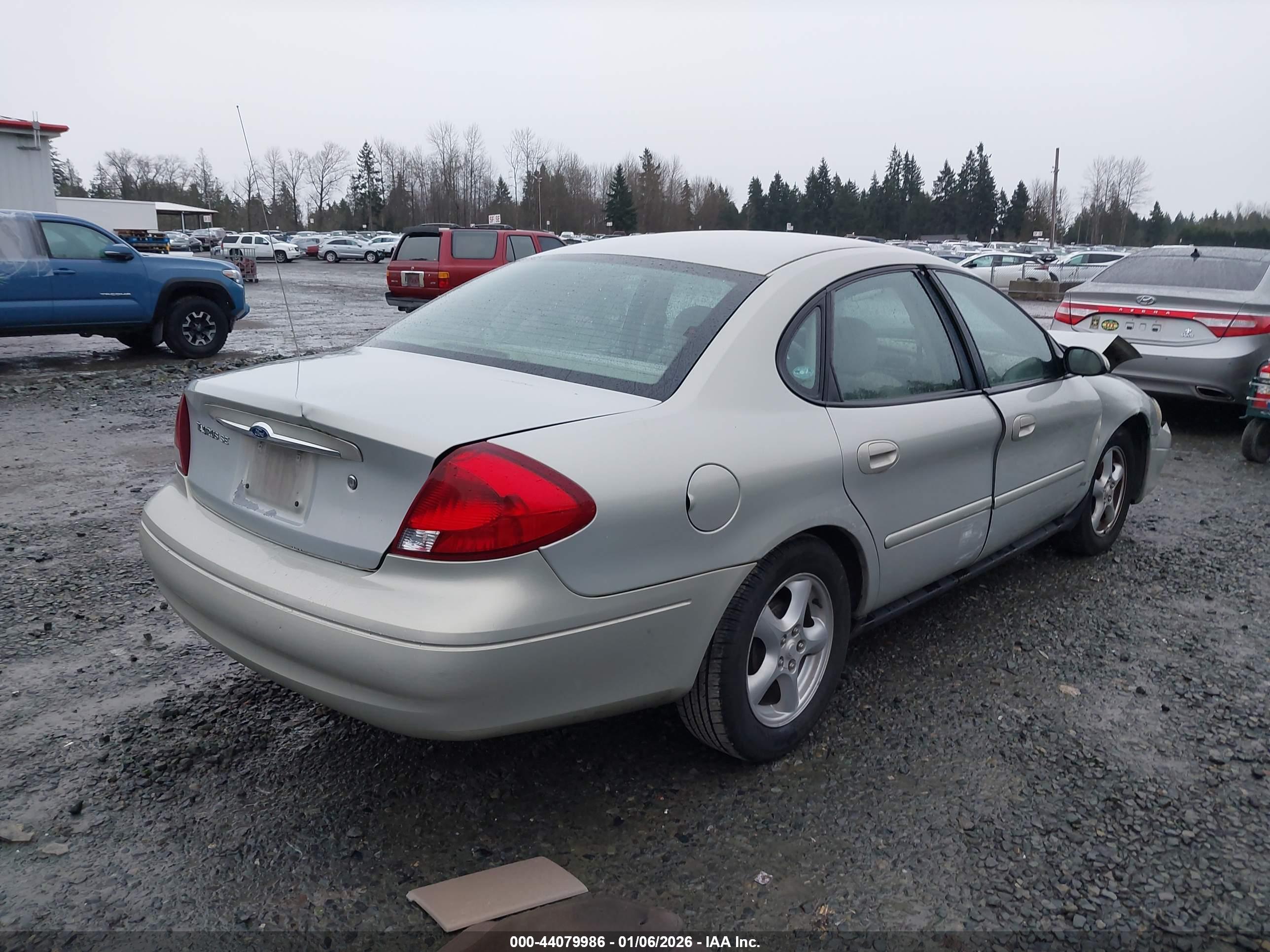 FORD TAURUS image 4