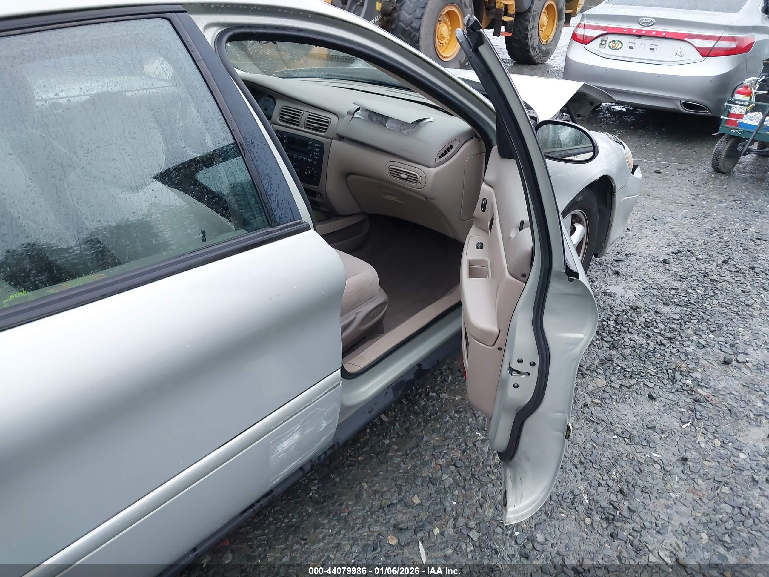 FORD TAURUS image 5