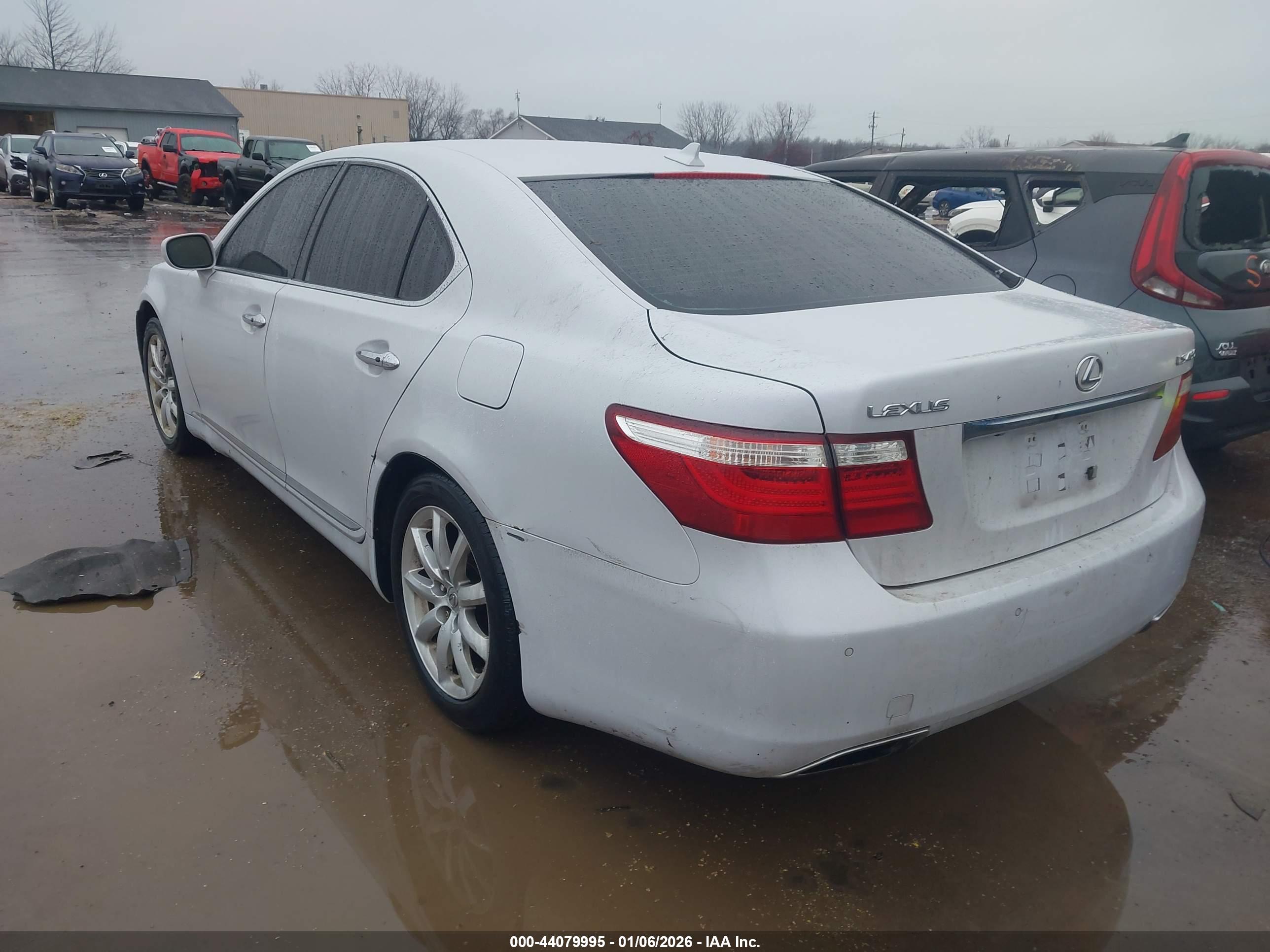 LEXUS LS image 3