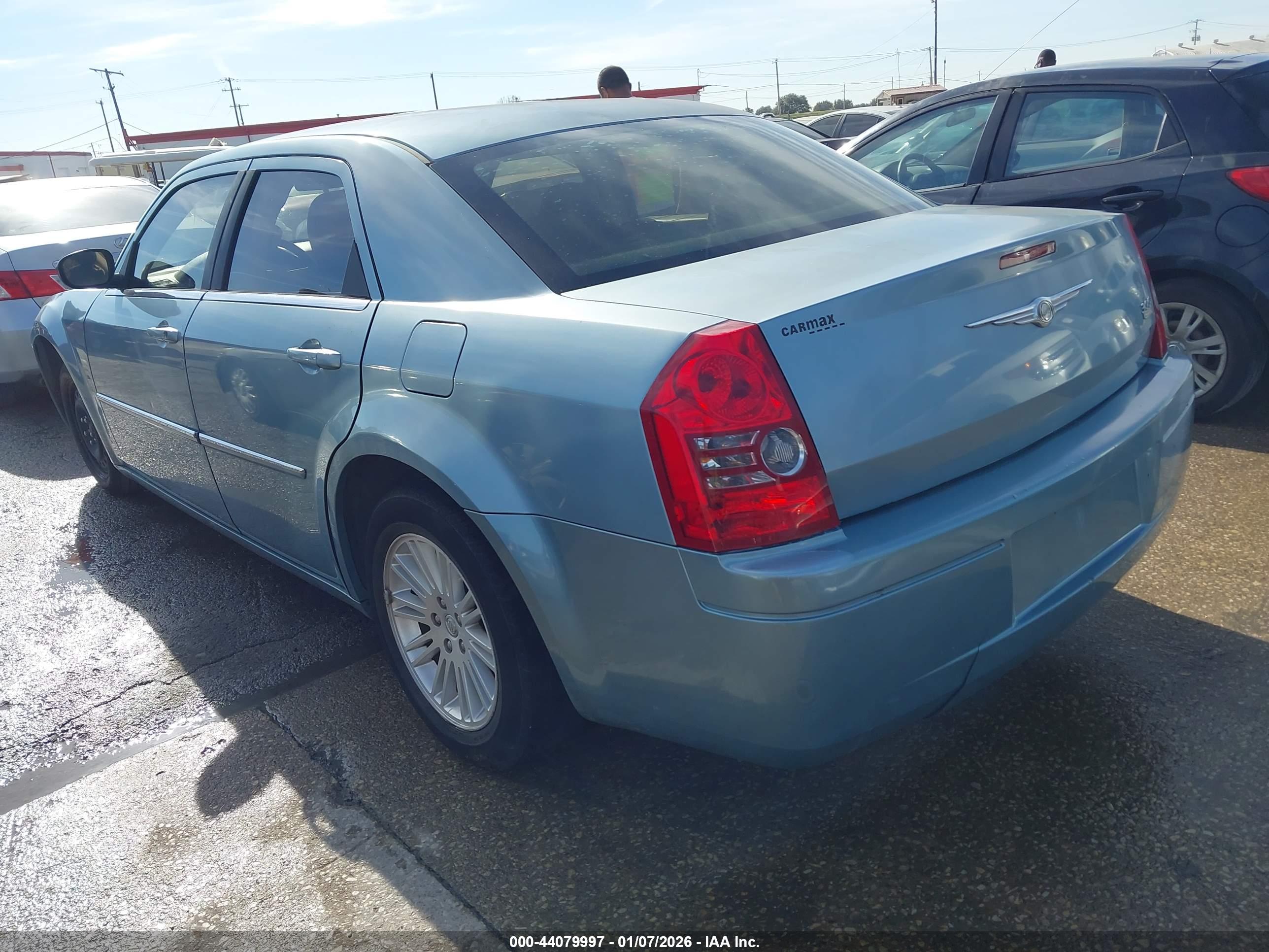 CHRYSLER 300 image 3