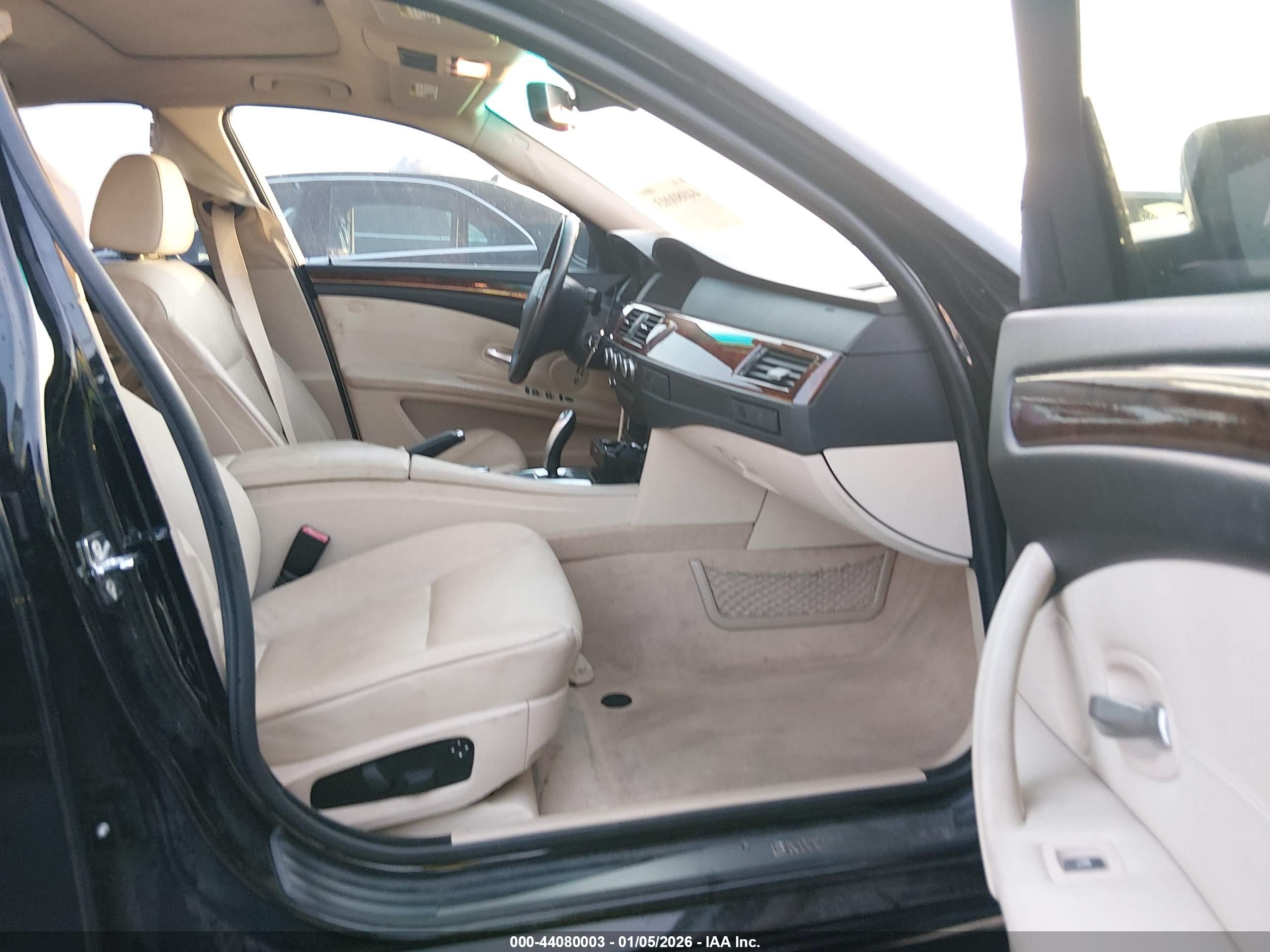 BMW 528I image 5
