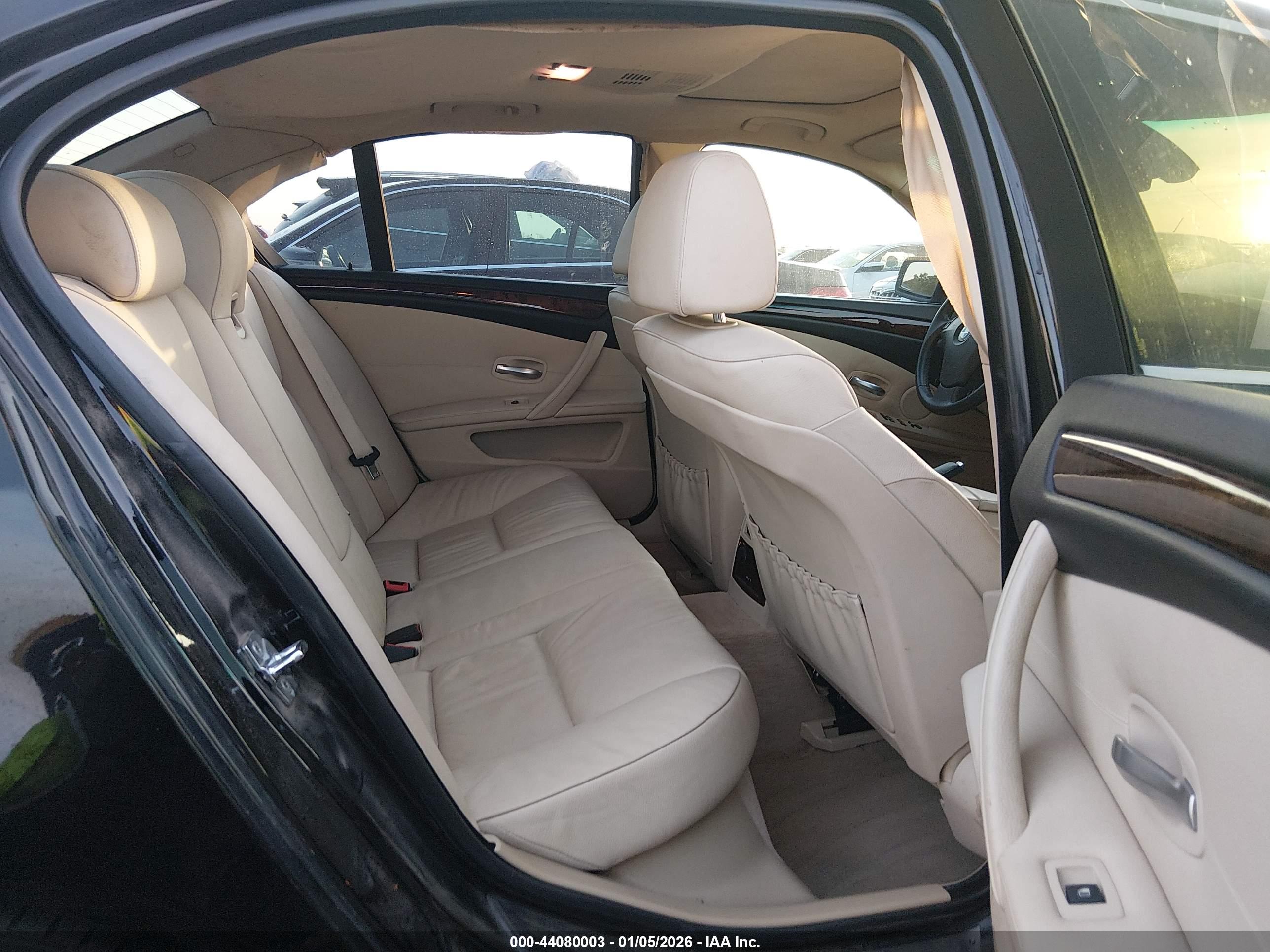 BMW 528I image 8