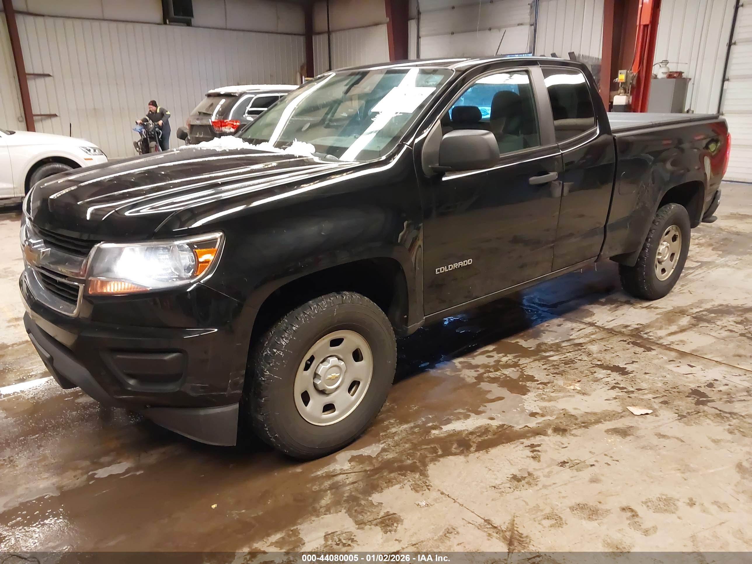 CHEVROLET COLORADO image 2