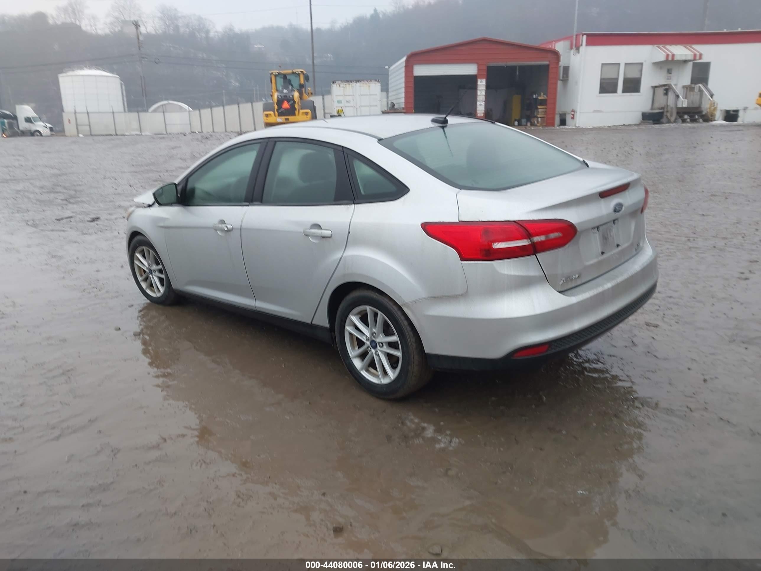 FORD FOCUS image 3