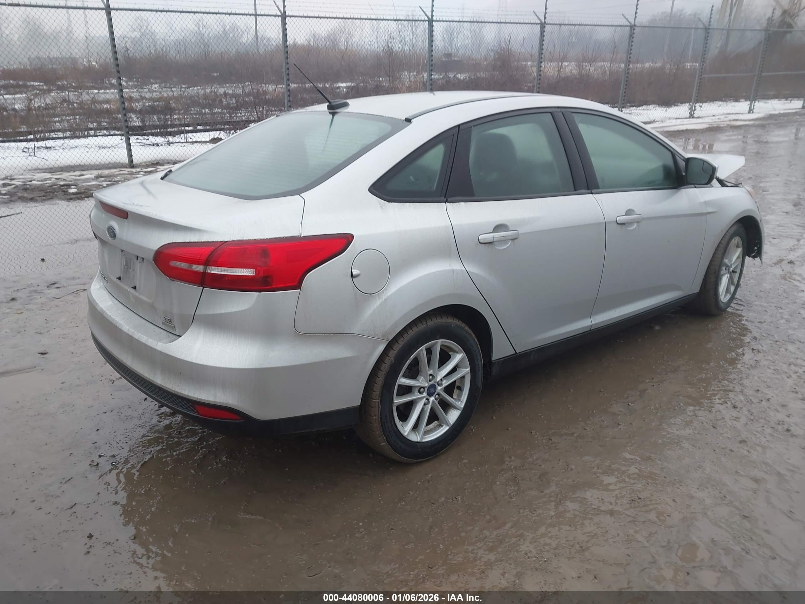 FORD FOCUS image 4