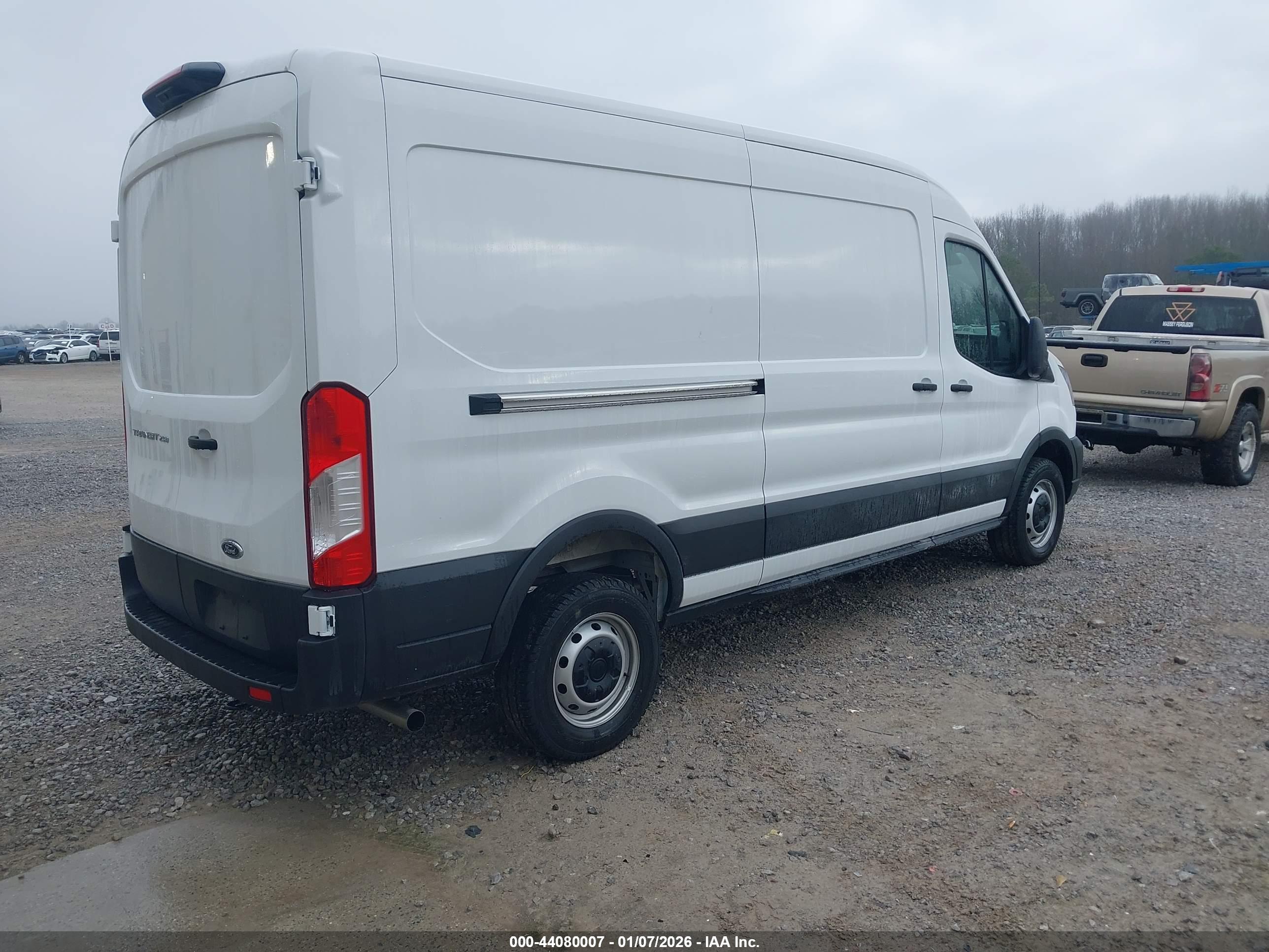 FORD TRANSIT-250 image 4