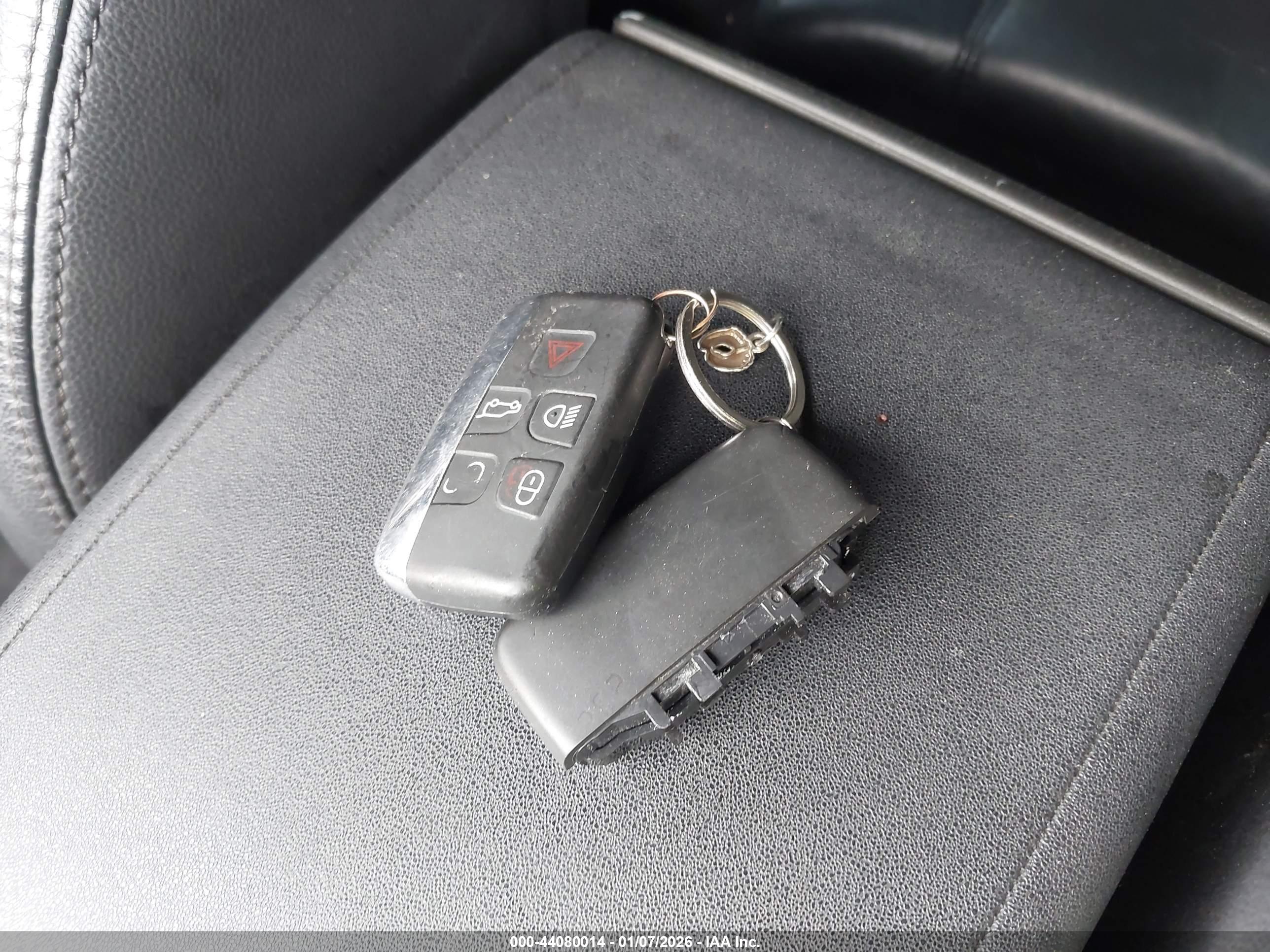 LAND ROVER image 11