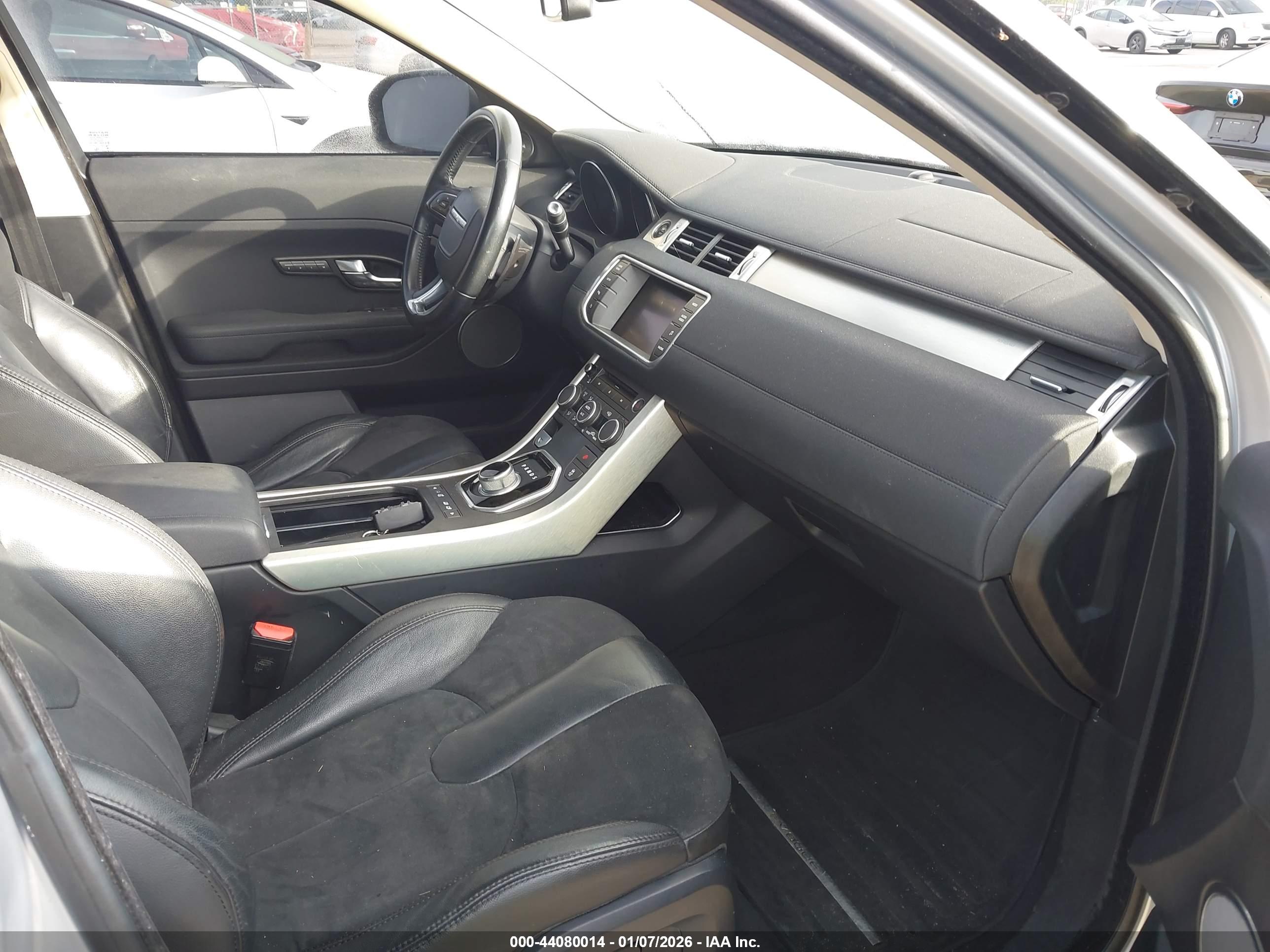 LAND ROVER image 5
