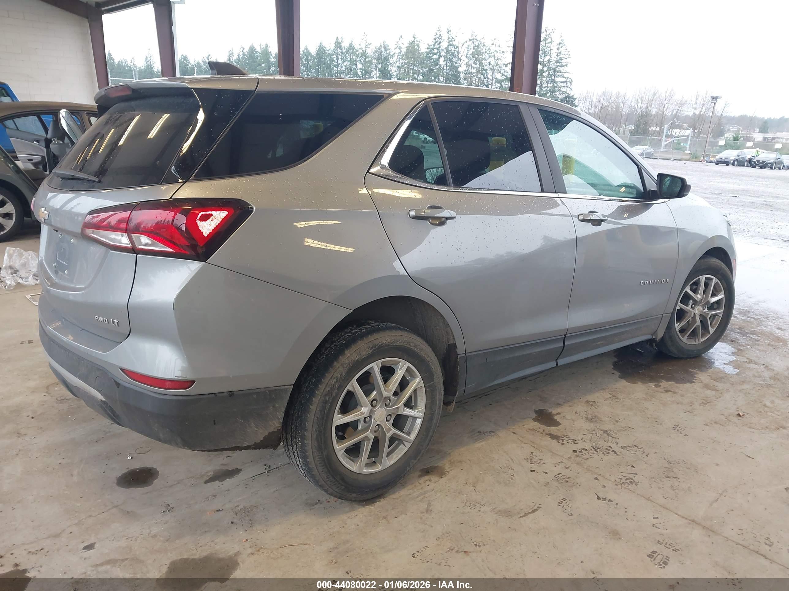 CHEVROLET EQUINOX image 4