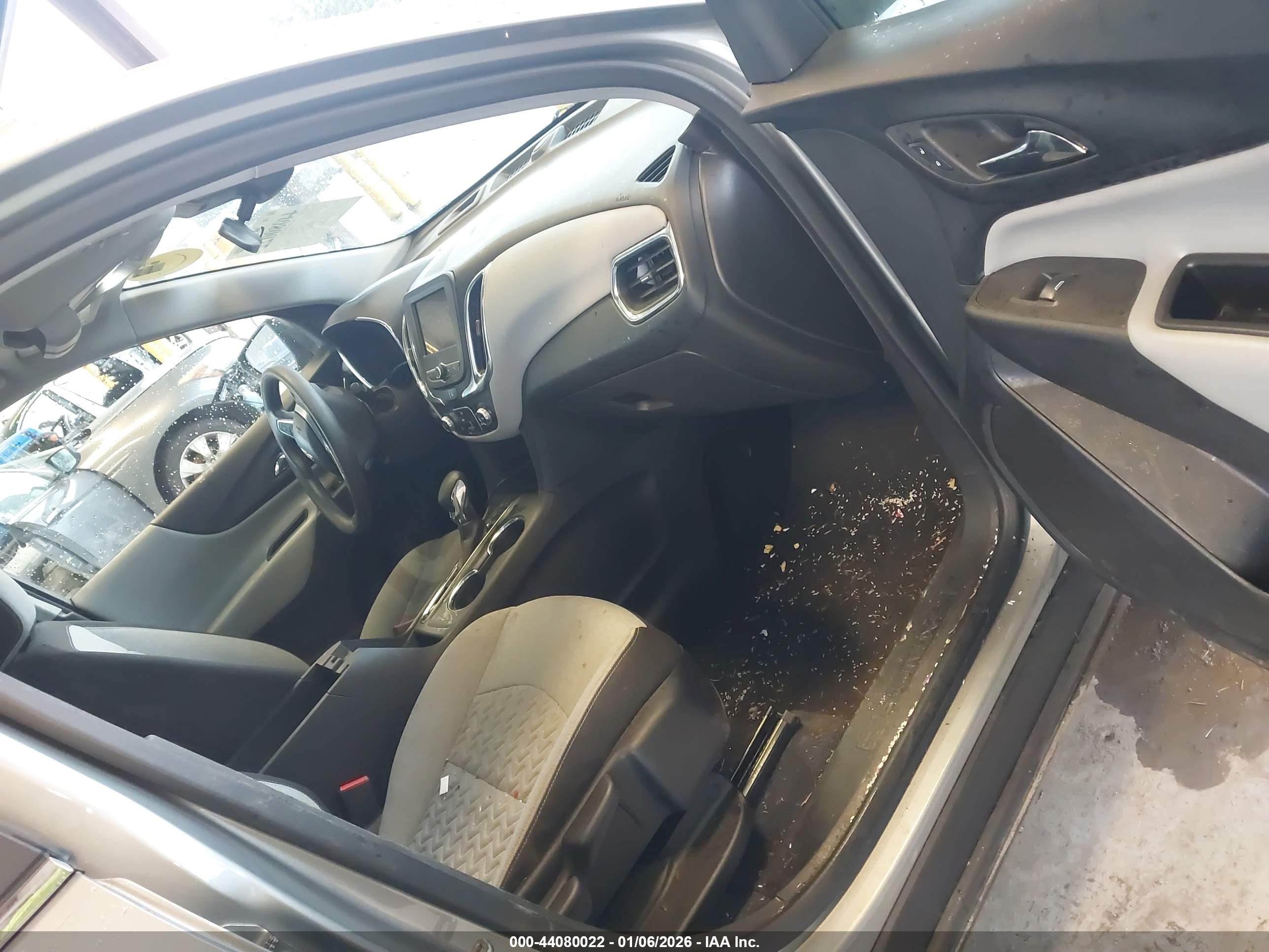 CHEVROLET EQUINOX image 5