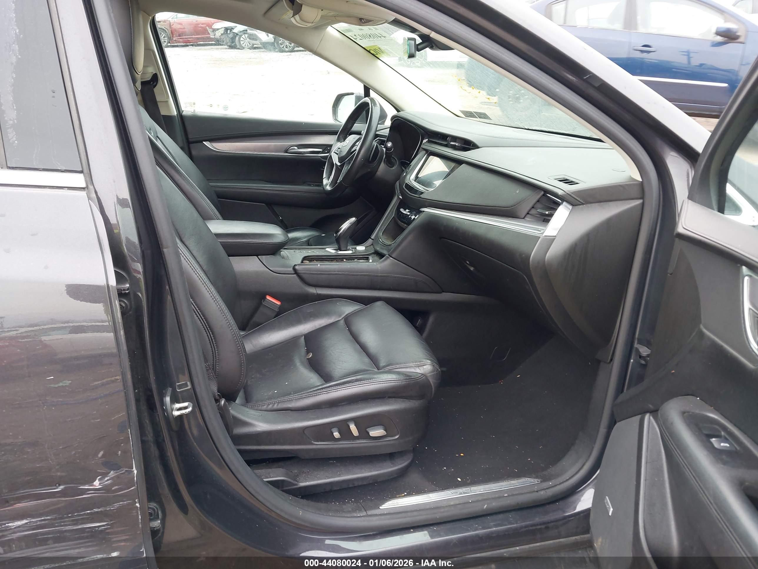CADILLAC XT5 image 5