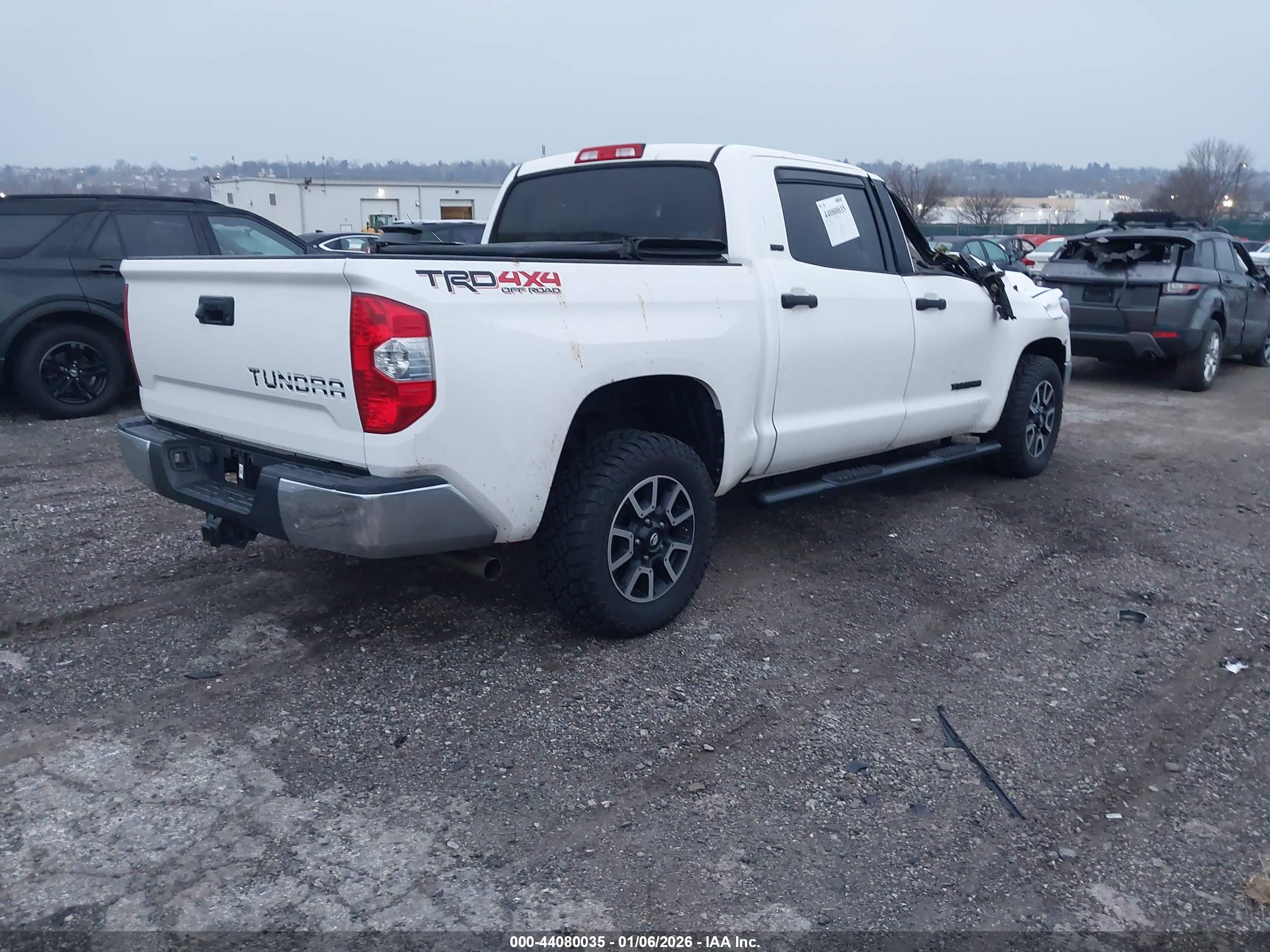 TOYOTA TUNDRA image 4