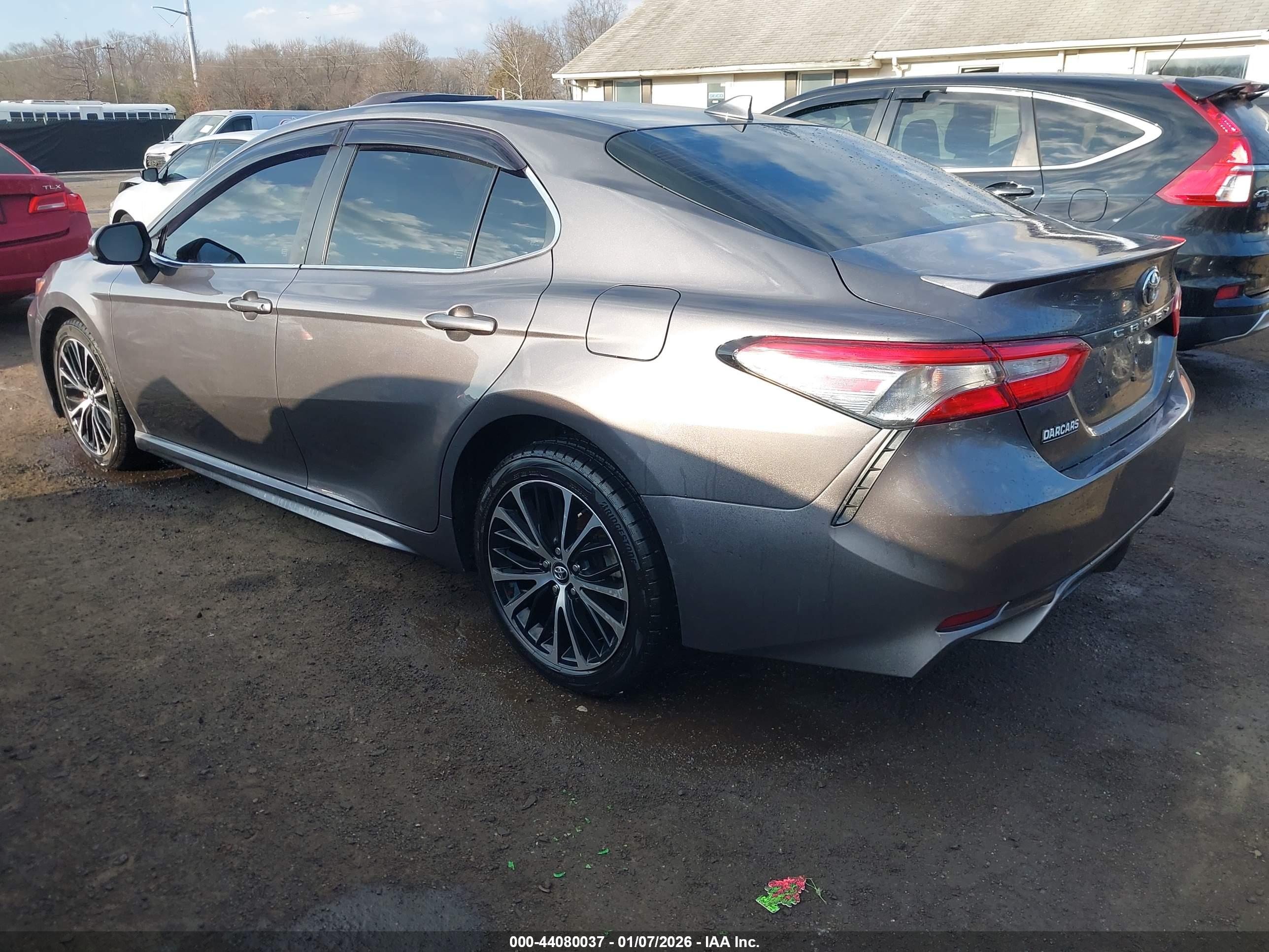 TOYOTA CAMRY image 3