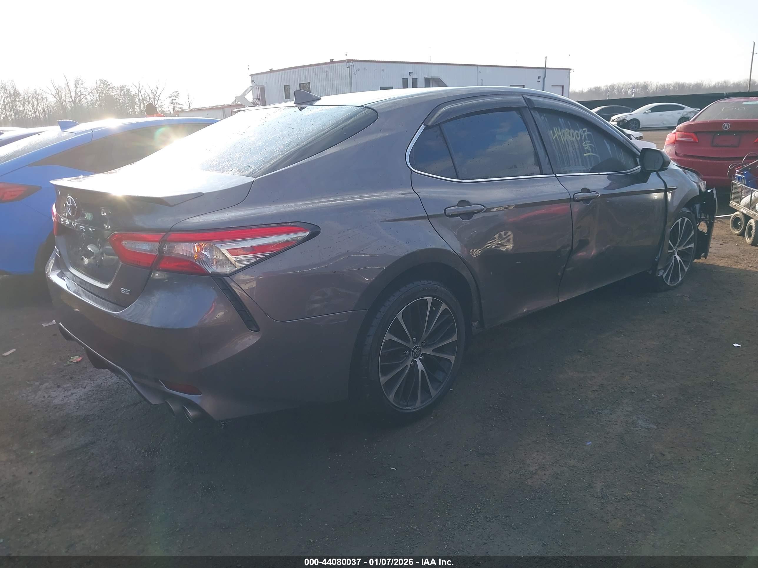 TOYOTA CAMRY image 4
