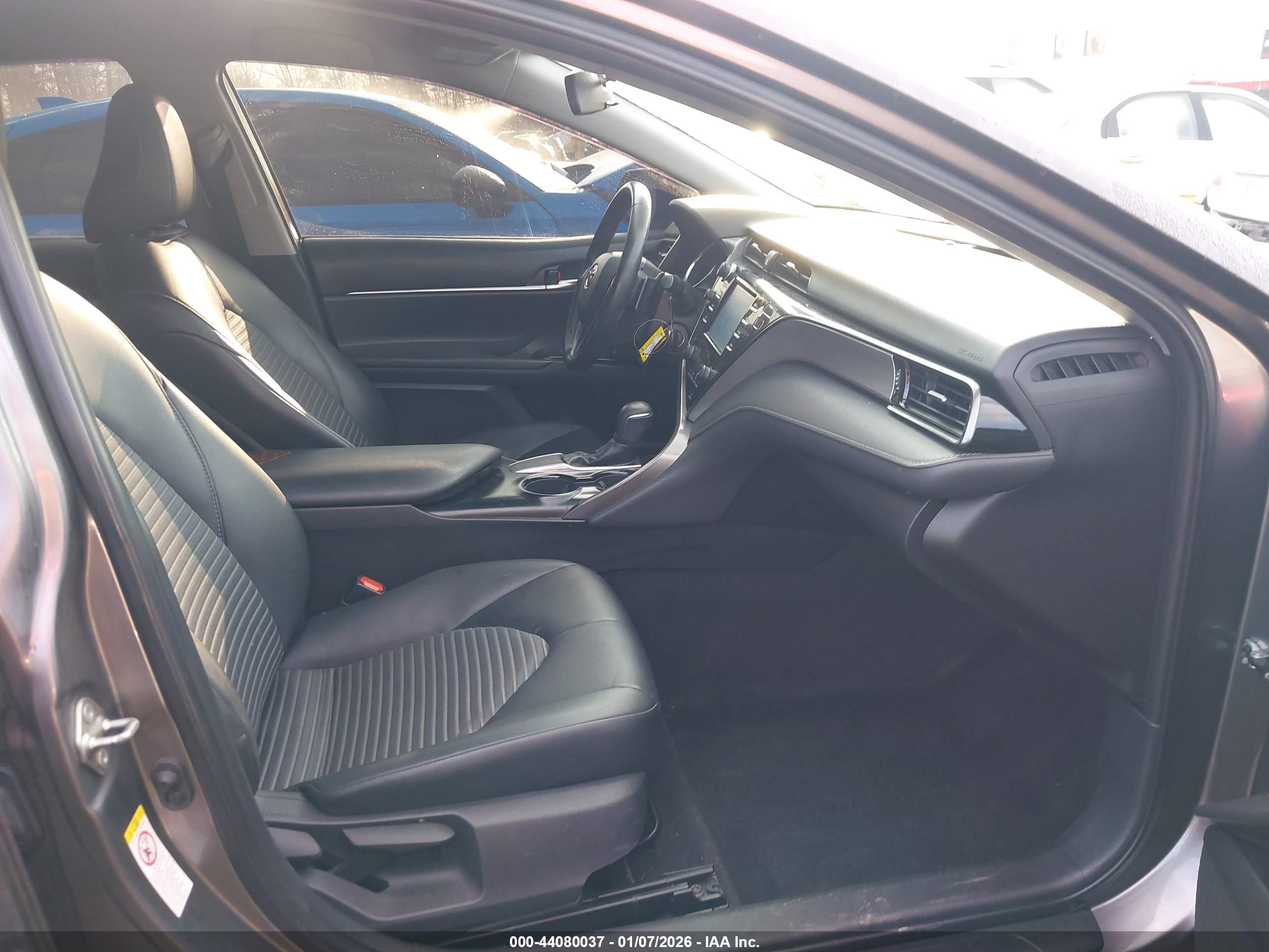 TOYOTA CAMRY image 5